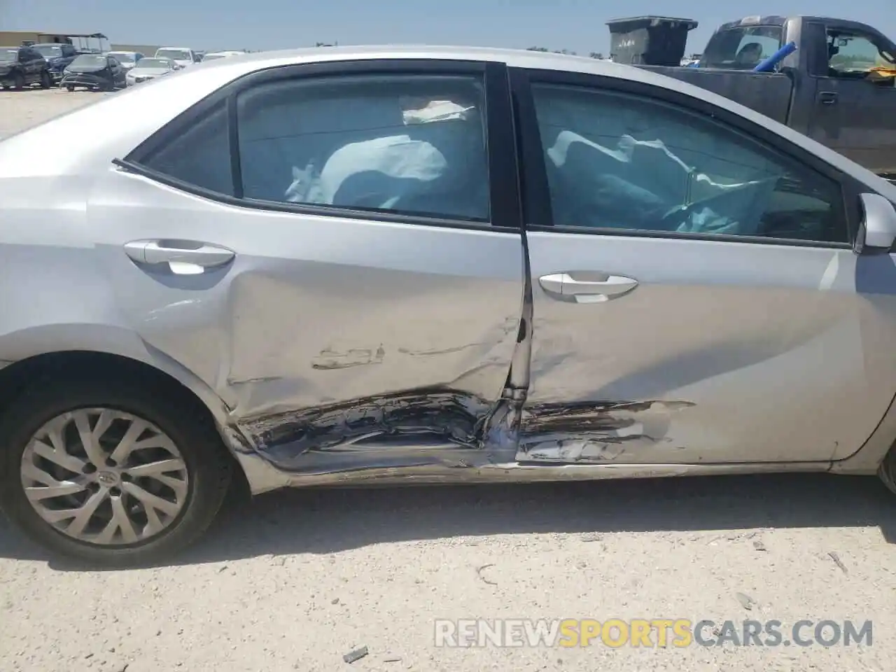 9 Photograph of a damaged car 2T1BURHE9KC137660 TOYOTA COROLLA 2019