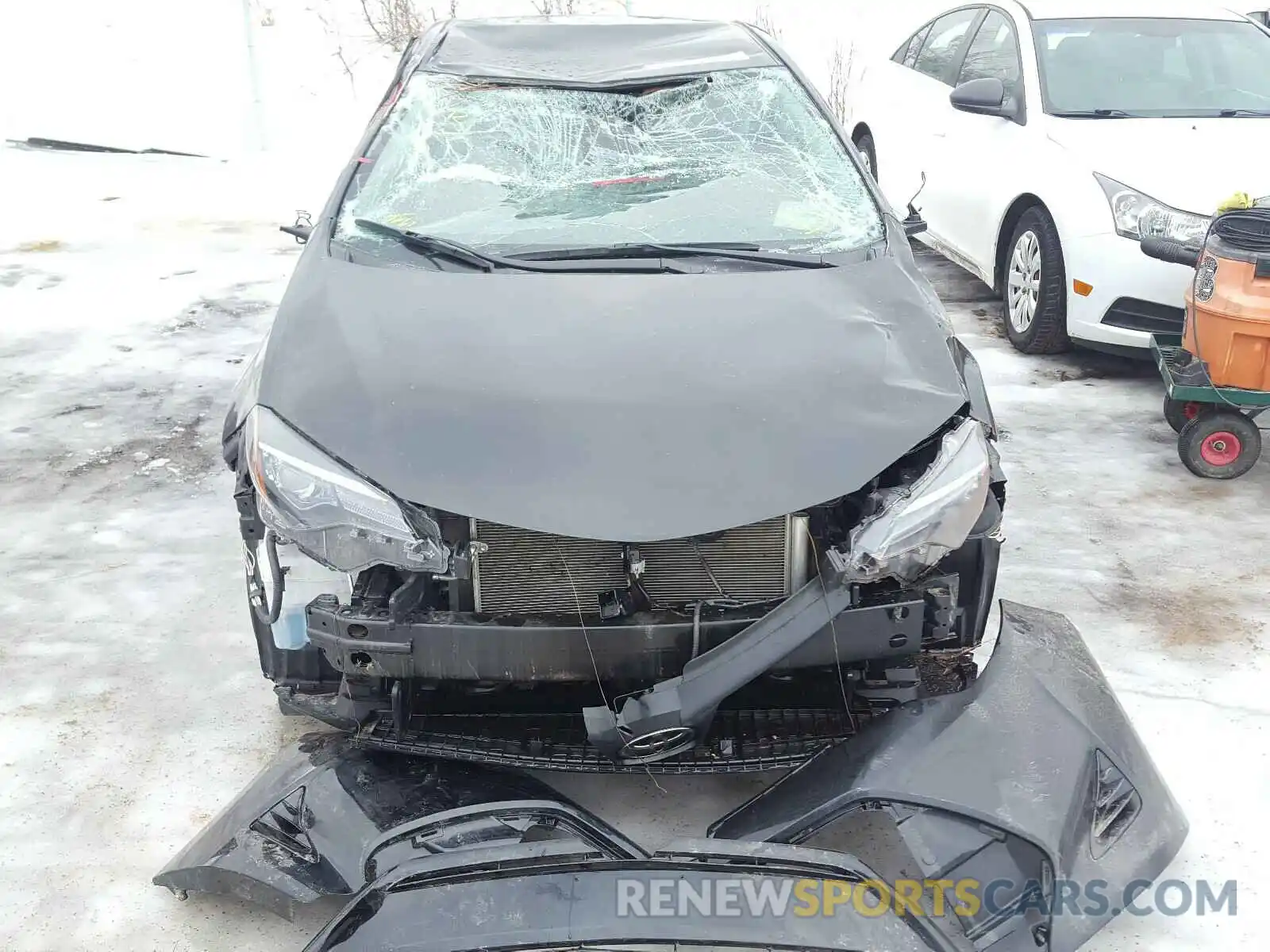 9 Photograph of a damaged car 2T1BURHE9KC137755 TOYOTA COROLLA 2019