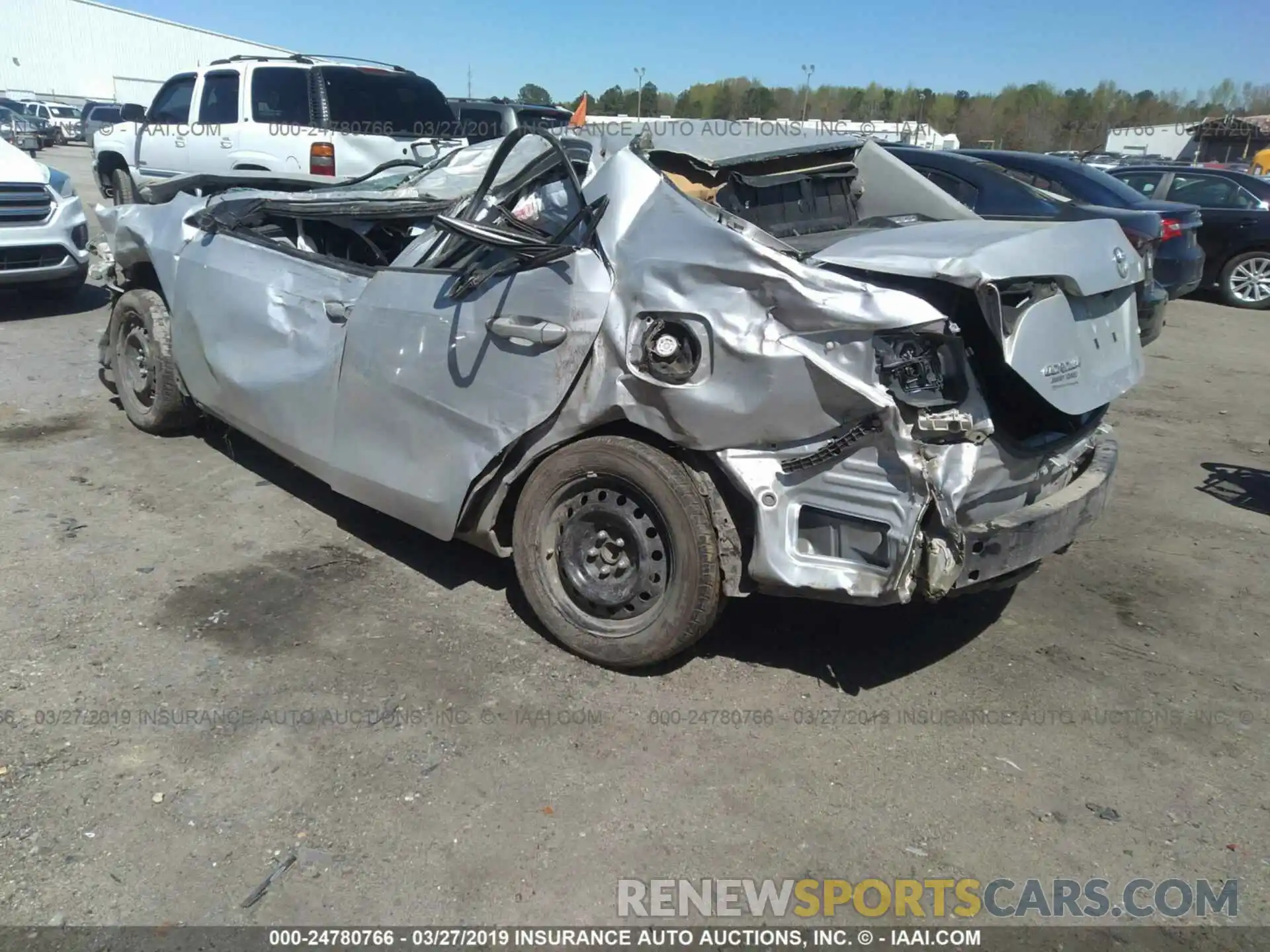 3 Photograph of a damaged car 2T1BURHE9KC138114 TOYOTA COROLLA 2019