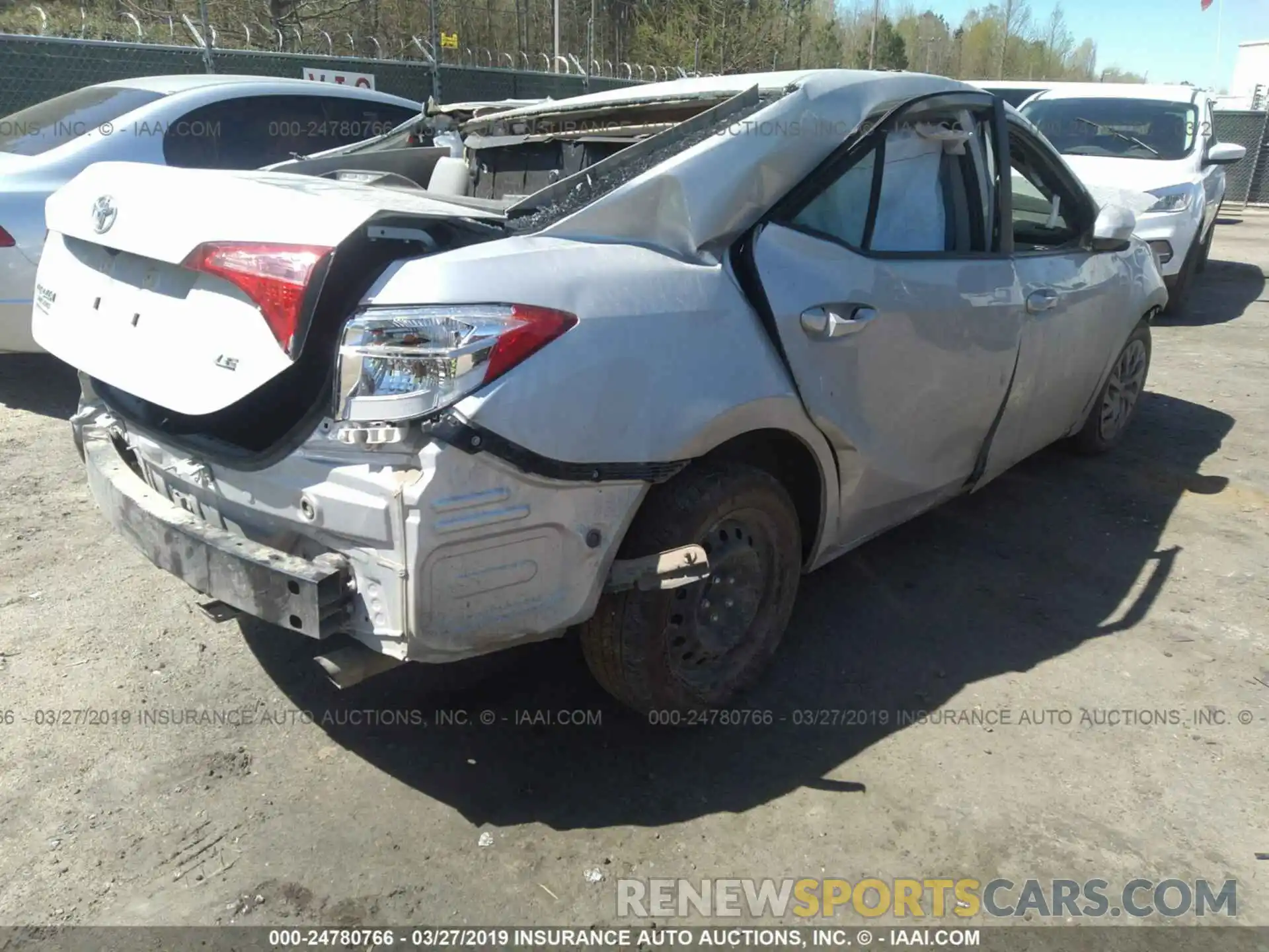 4 Photograph of a damaged car 2T1BURHE9KC138114 TOYOTA COROLLA 2019