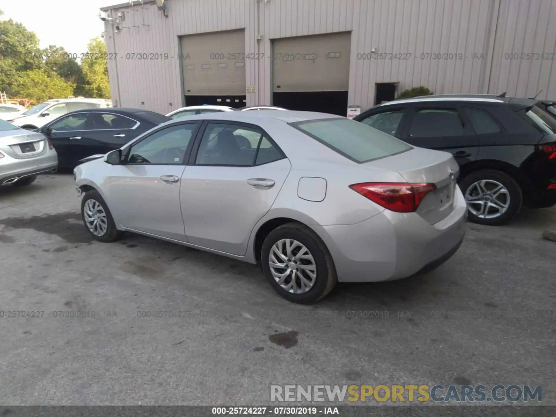 3 Photograph of a damaged car 2T1BURHE9KC139537 TOYOTA COROLLA 2019