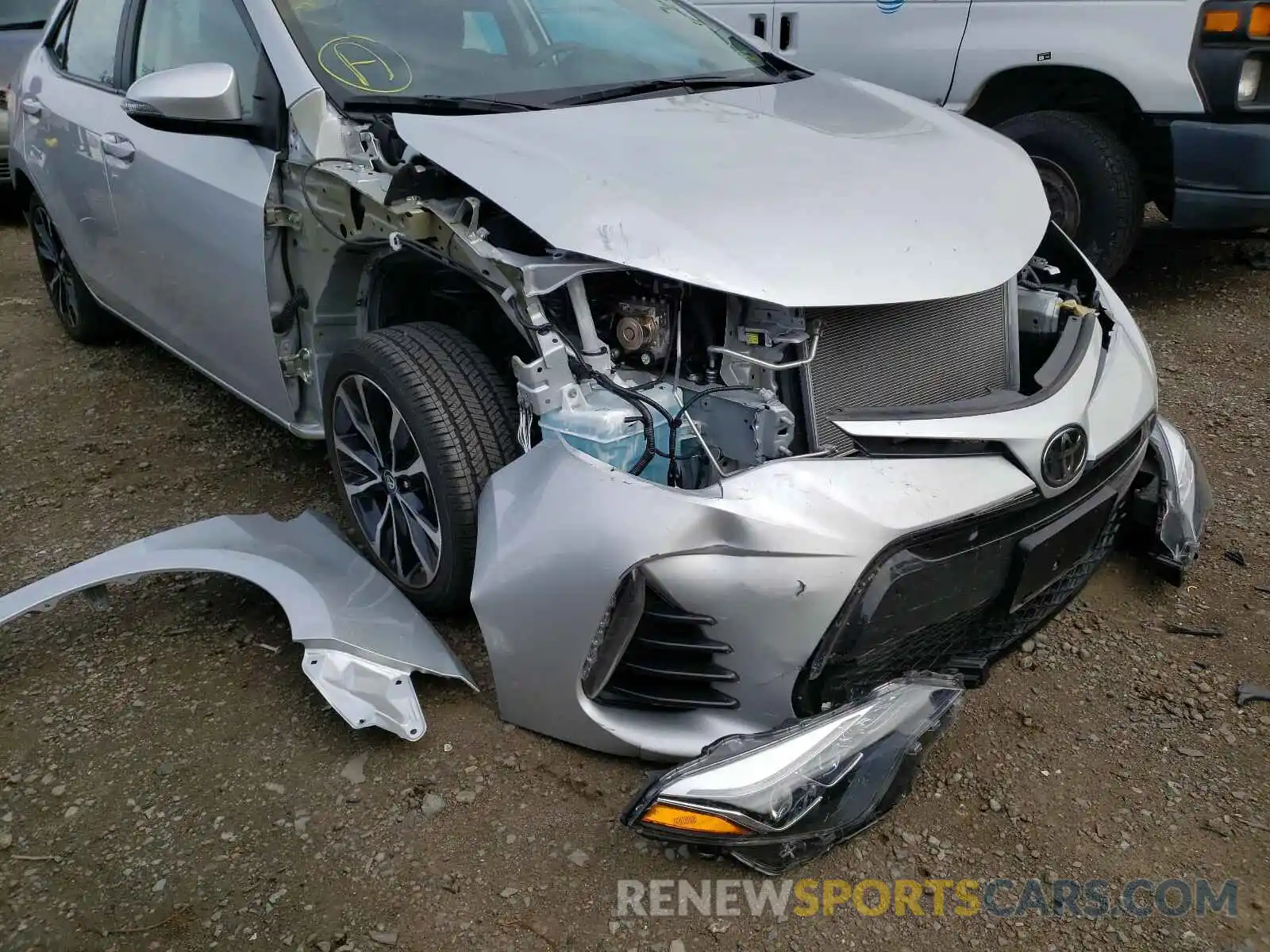 9 Photograph of a damaged car 2T1BURHE9KC140090 TOYOTA COROLLA 2019