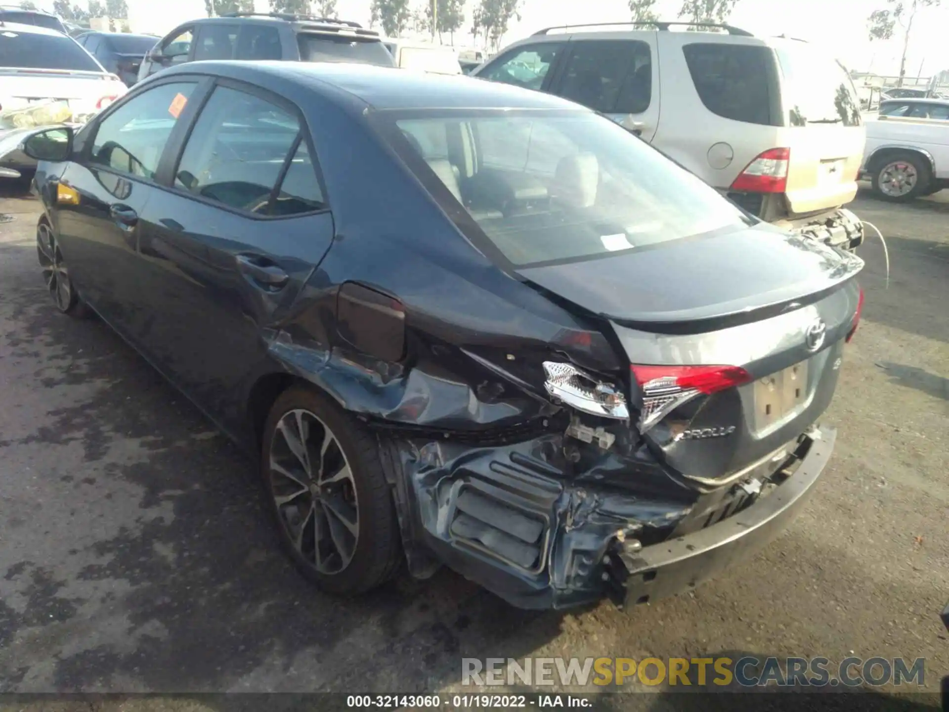 3 Photograph of a damaged car 2T1BURHE9KC140445 TOYOTA COROLLA 2019