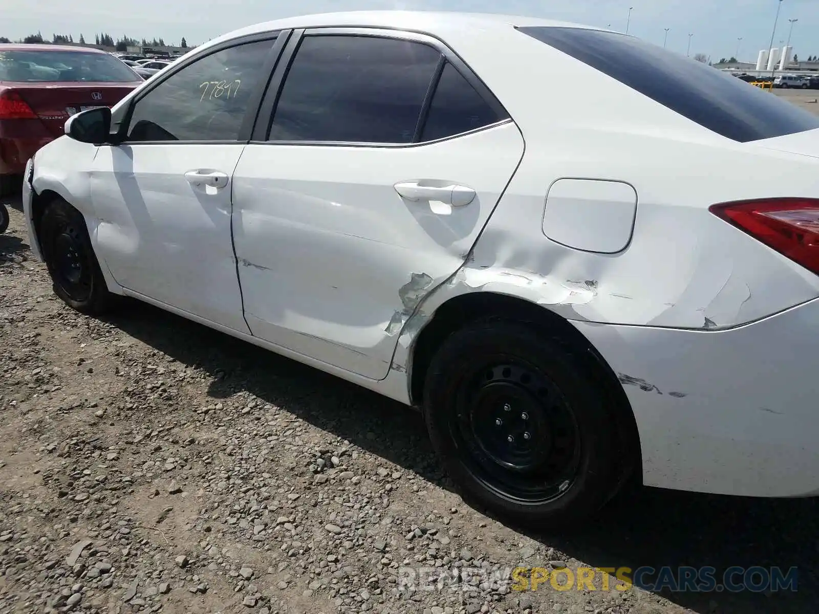 9 Photograph of a damaged car 2T1BURHE9KC140994 TOYOTA COROLLA 2019