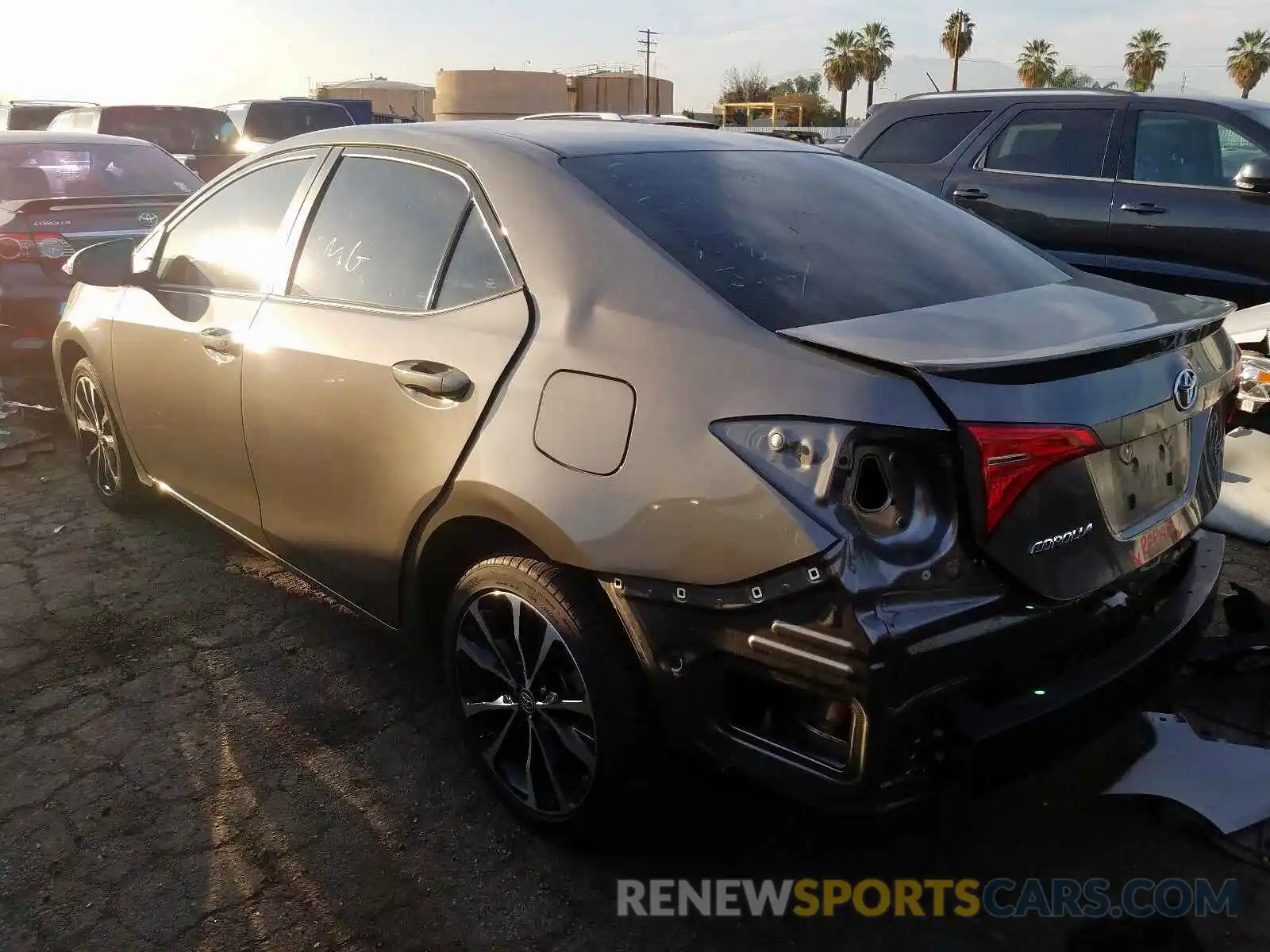 3 Photograph of a damaged car 2T1BURHE9KC141224 TOYOTA COROLLA 2019