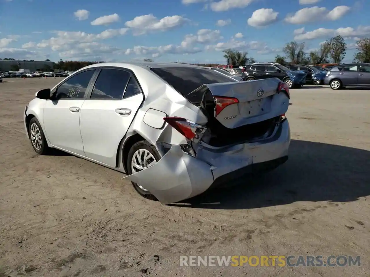 3 Photograph of a damaged car 2T1BURHE9KC142132 TOYOTA COROLLA 2019