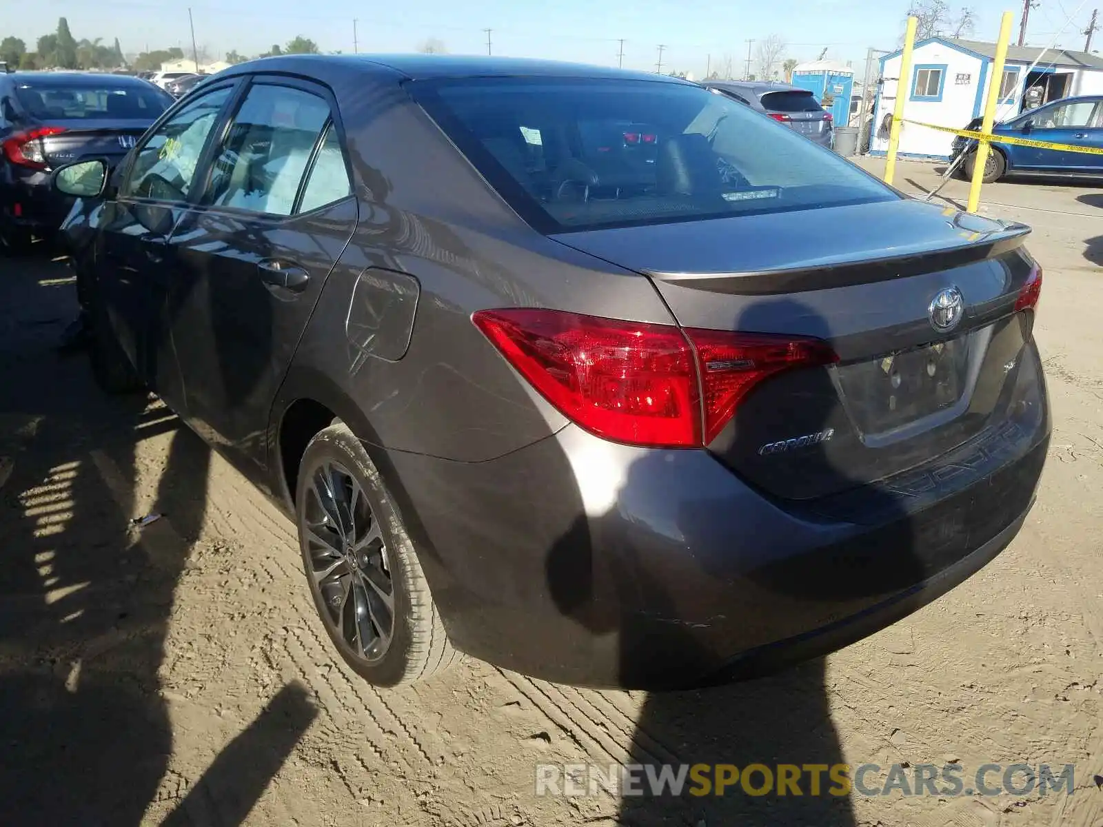 3 Photograph of a damaged car 2T1BURHE9KC142437 TOYOTA COROLLA 2019