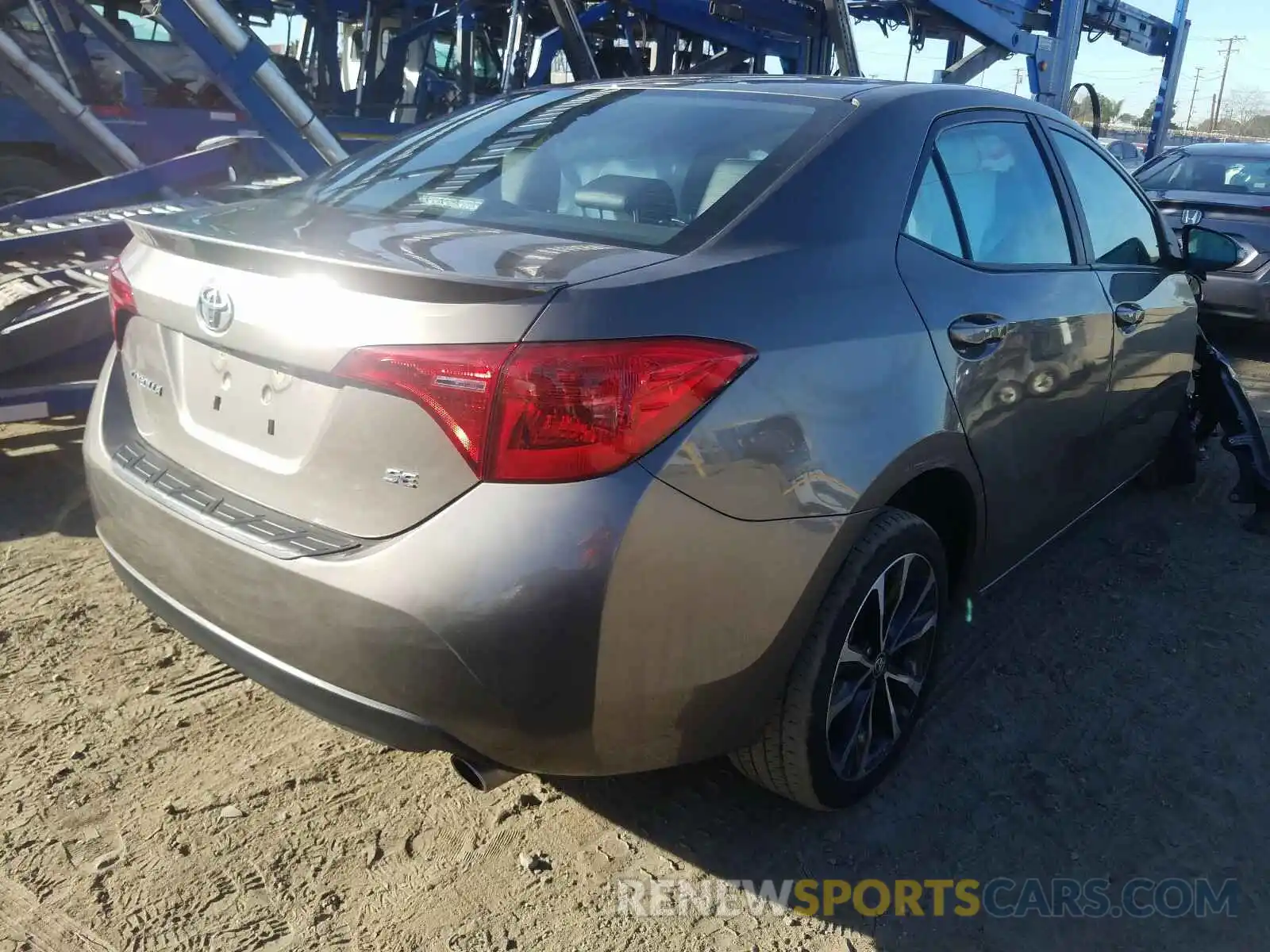 4 Photograph of a damaged car 2T1BURHE9KC142437 TOYOTA COROLLA 2019