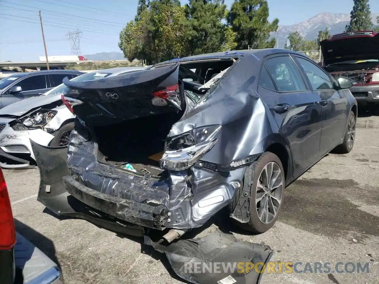 4 Photograph of a damaged car 2T1BURHE9KC142633 TOYOTA COROLLA 2019