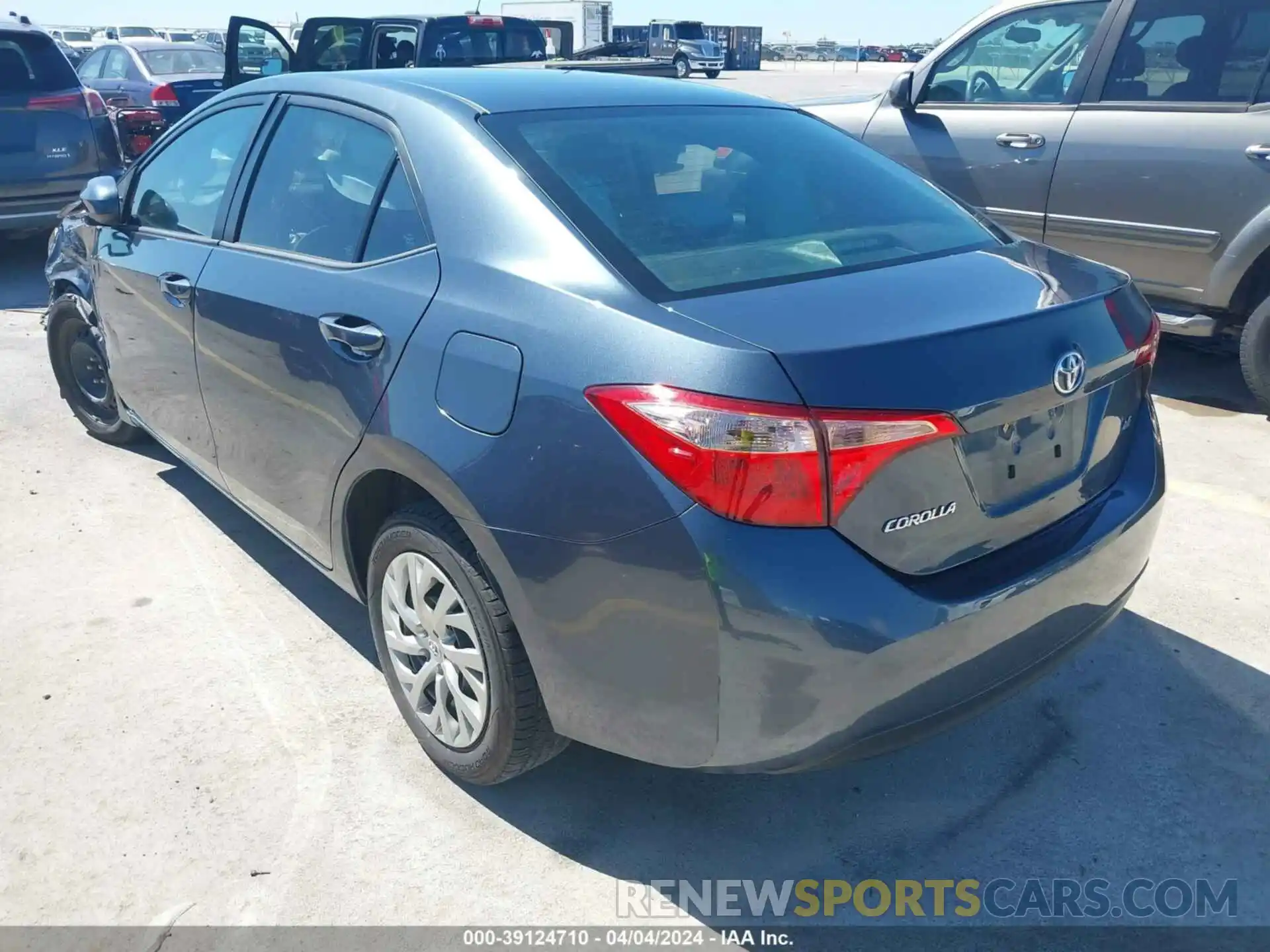 3 Photograph of a damaged car 2T1BURHE9KC144527 TOYOTA COROLLA 2019