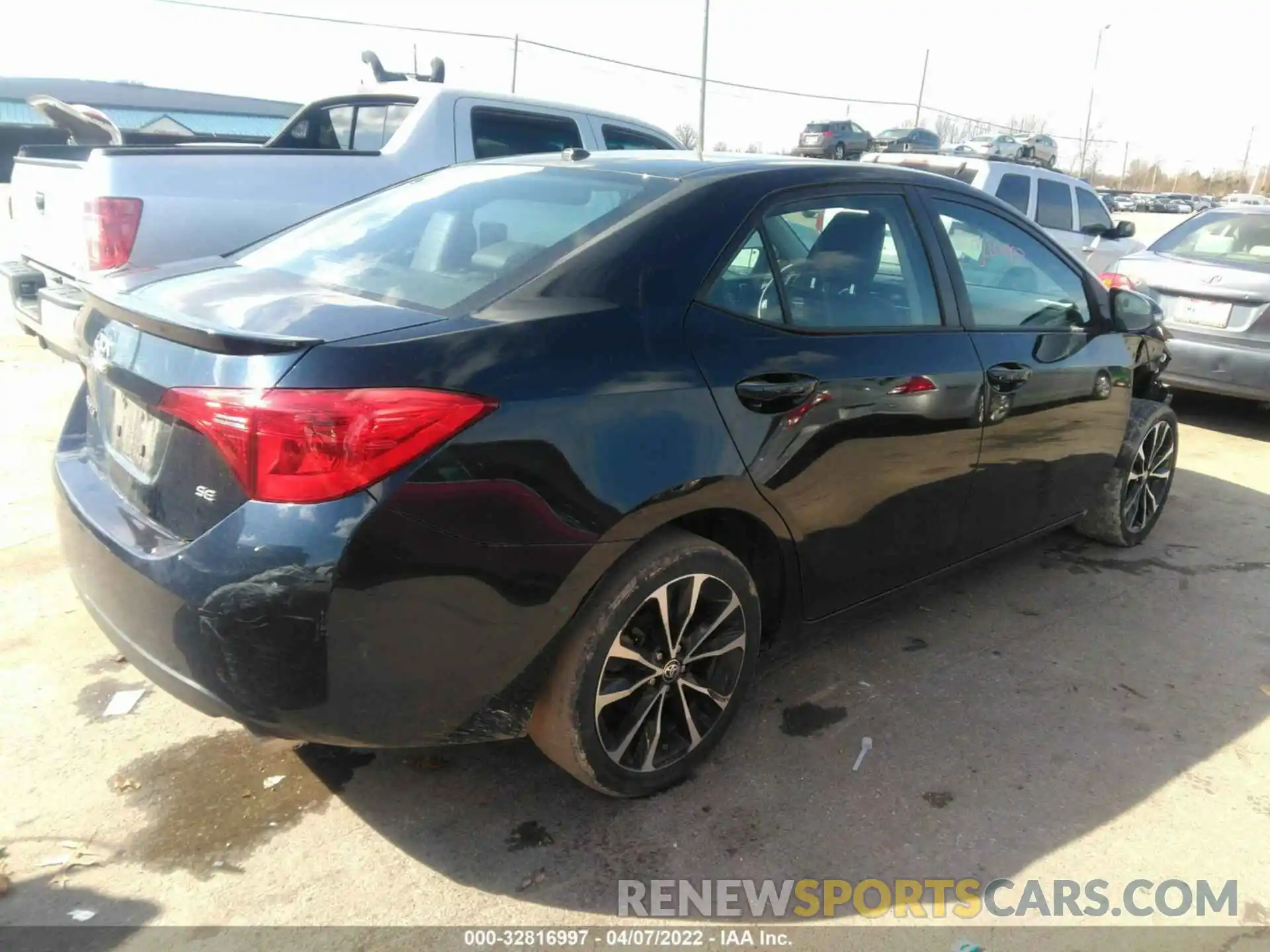 4 Photograph of a damaged car 2T1BURHE9KC145144 TOYOTA COROLLA 2019