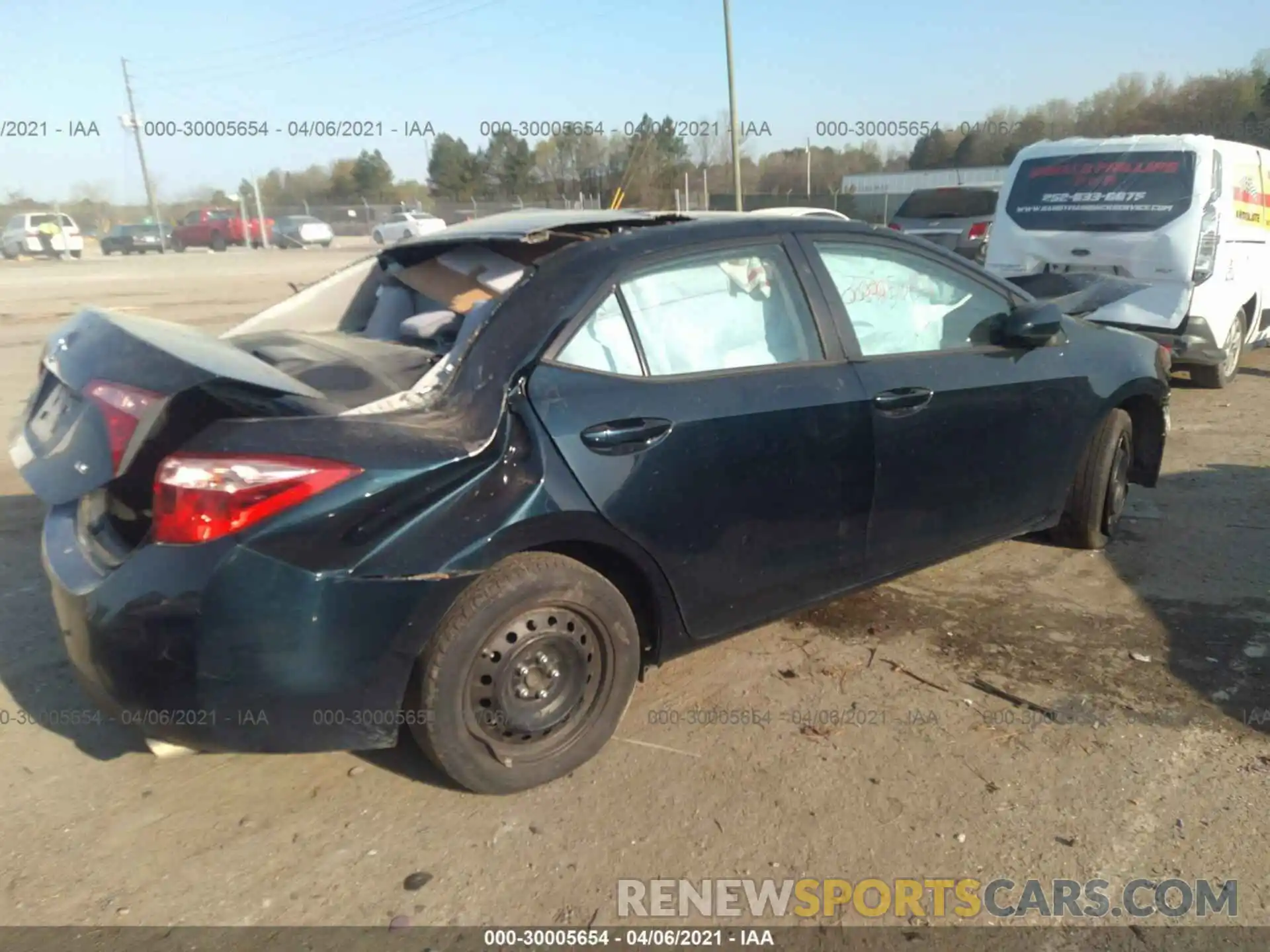 4 Photograph of a damaged car 2T1BURHE9KC145645 TOYOTA COROLLA 2019