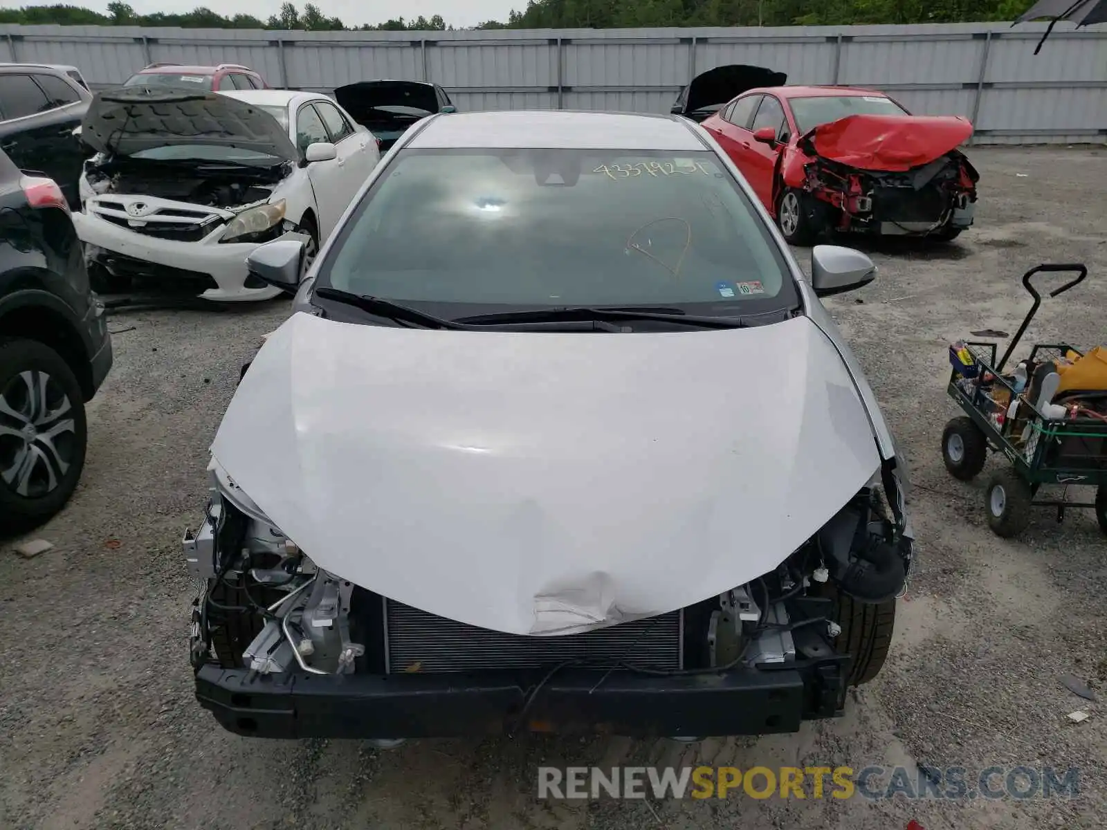 9 Photograph of a damaged car 2T1BURHE9KC147332 TOYOTA COROLLA 2019