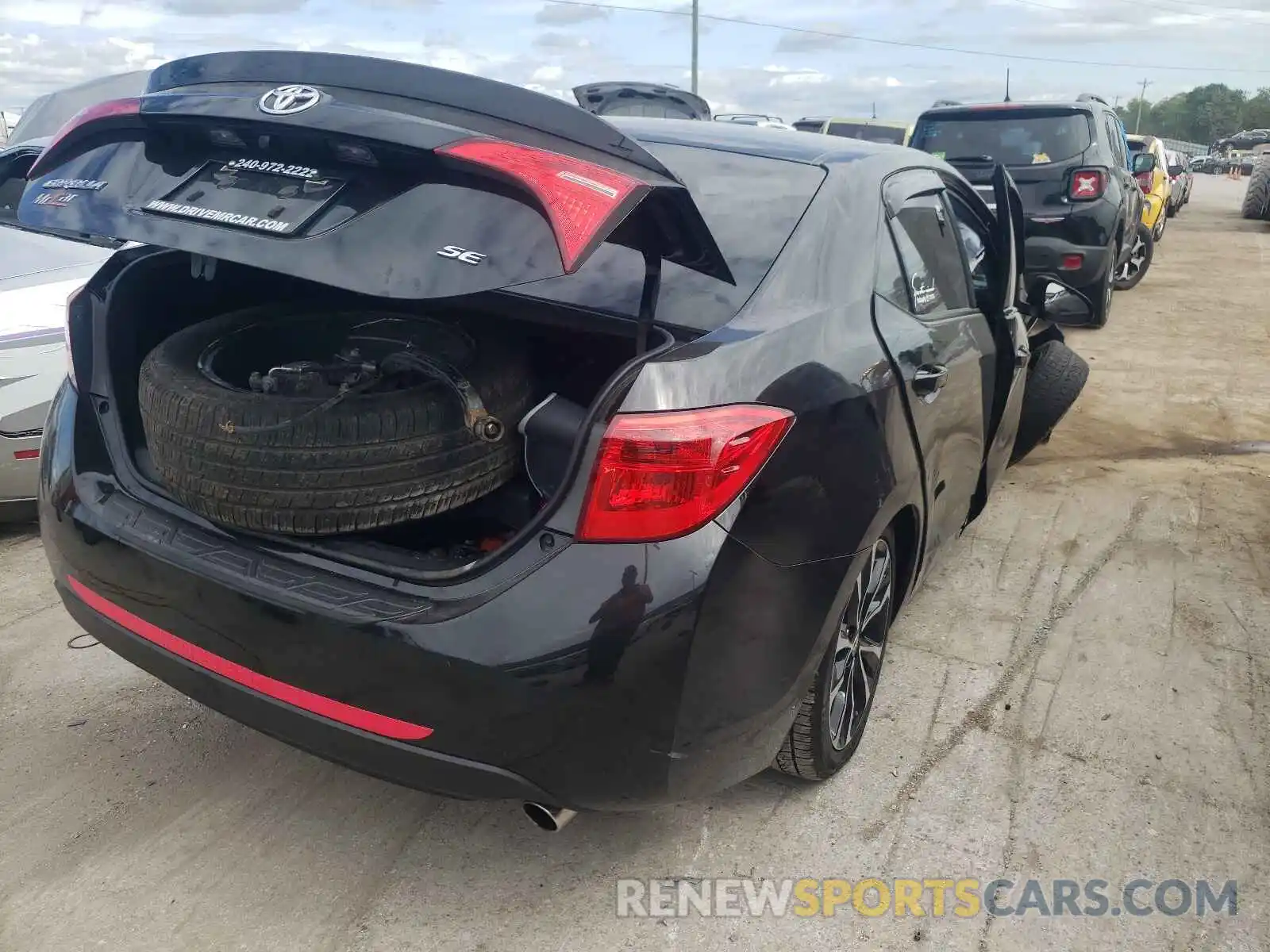 4 Photograph of a damaged car 2T1BURHE9KC147427 TOYOTA COROLLA 2019