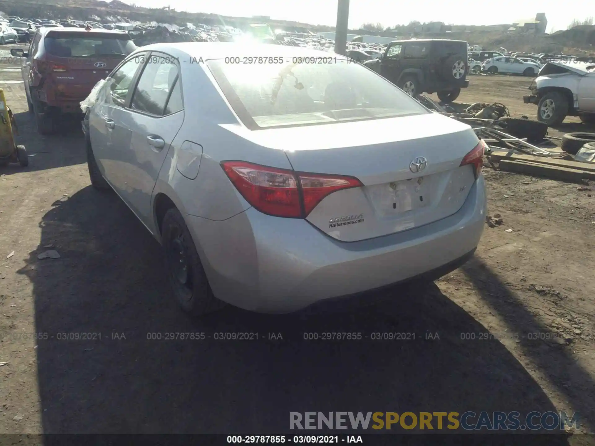 3 Photograph of a damaged car 2T1BURHE9KC147587 TOYOTA COROLLA 2019