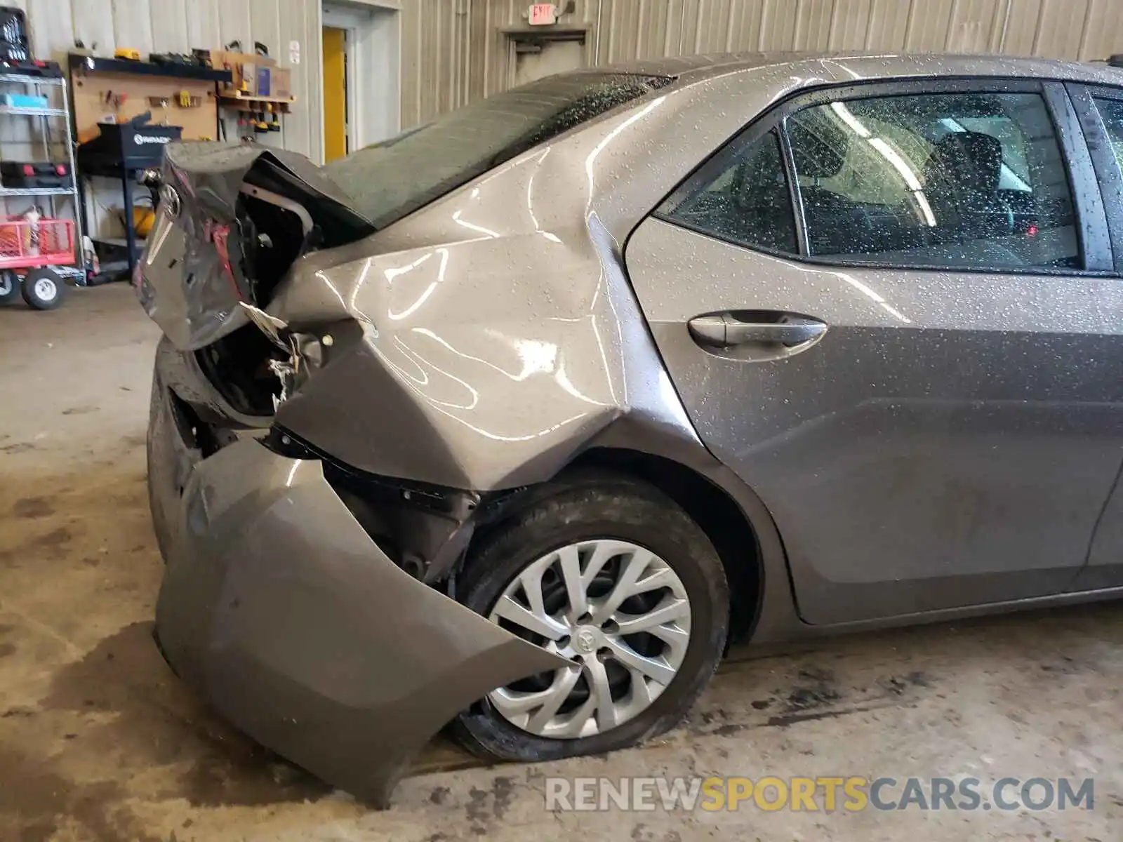 9 Photograph of a damaged car 2T1BURHE9KC148562 TOYOTA COROLLA 2019