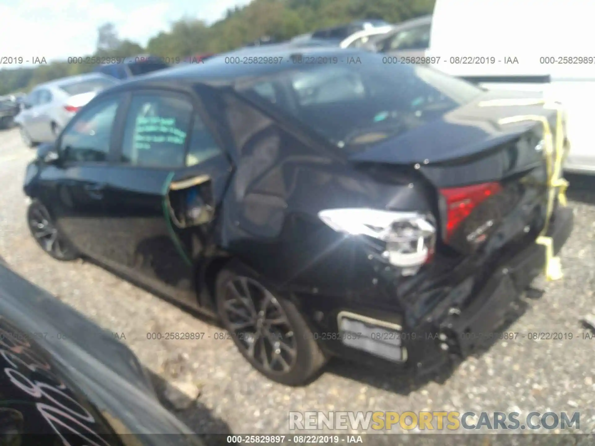 3 Photograph of a damaged car 2T1BURHE9KC148934 TOYOTA COROLLA 2019