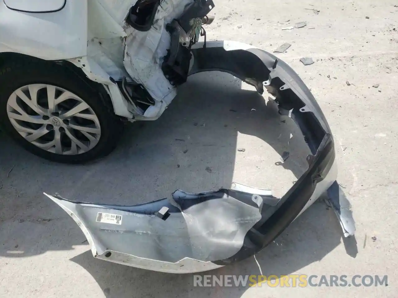 9 Photograph of a damaged car 2T1BURHE9KC149629 TOYOTA COROLLA 2019