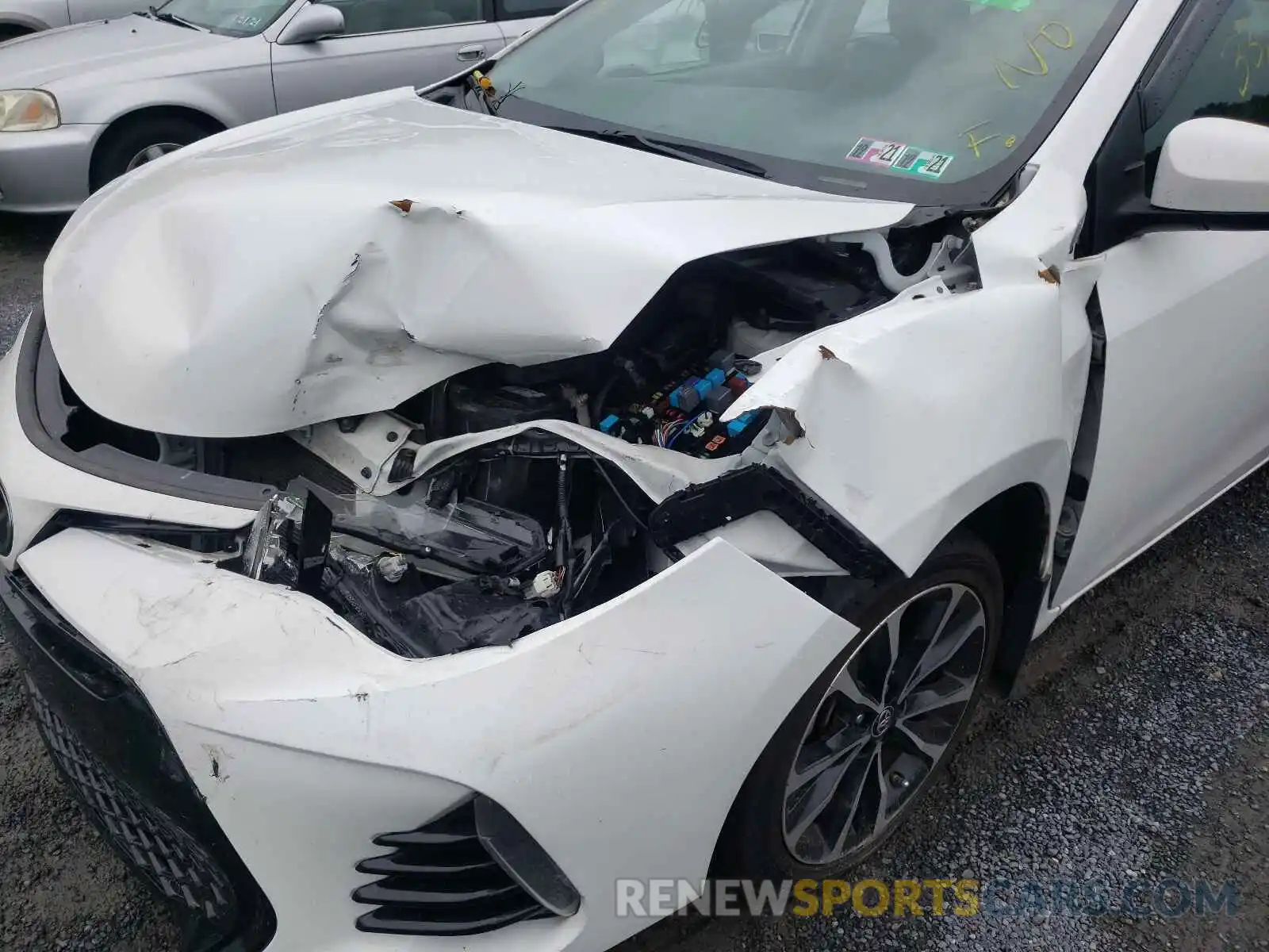 9 Photograph of a damaged car 2T1BURHE9KC151235 TOYOTA COROLLA 2019