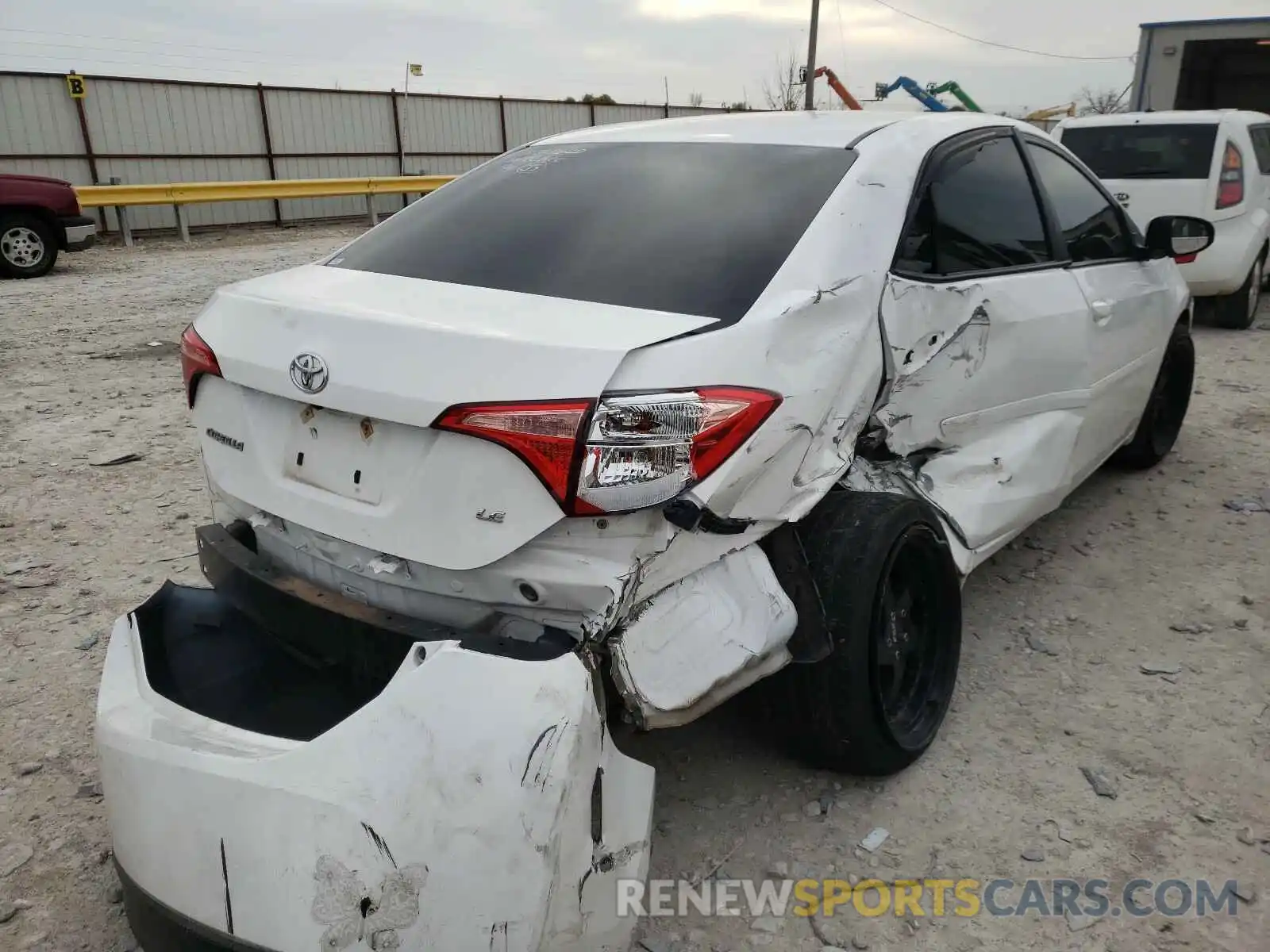 4 Photograph of a damaged car 2T1BURHE9KC151476 TOYOTA COROLLA 2019