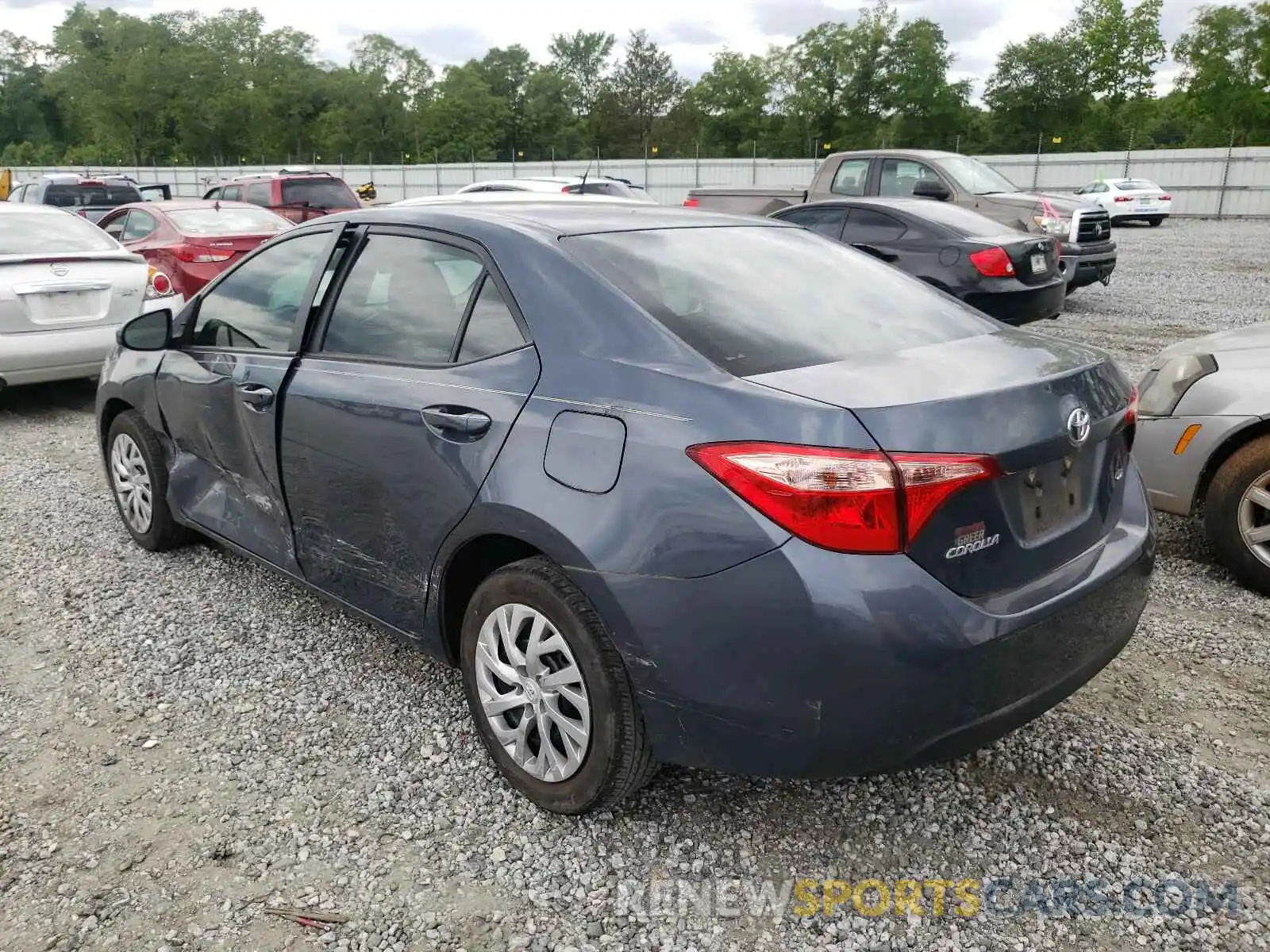 3 Photograph of a damaged car 2T1BURHE9KC151686 TOYOTA COROLLA 2019