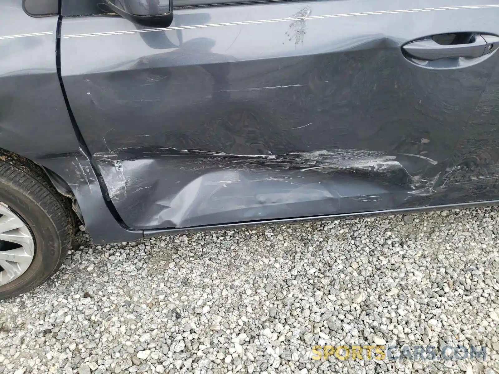 9 Photograph of a damaged car 2T1BURHE9KC151686 TOYOTA COROLLA 2019