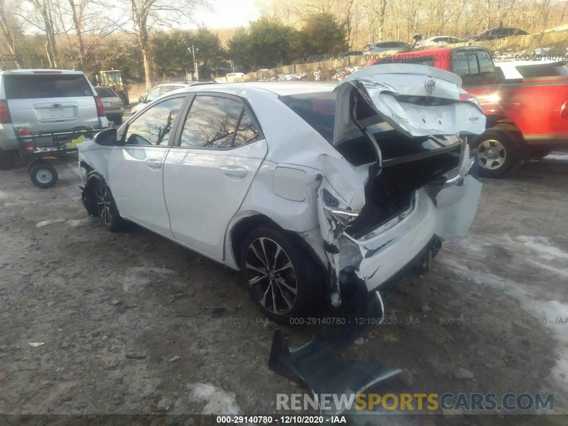 3 Photograph of a damaged car 2T1BURHE9KC152496 TOYOTA COROLLA 2019