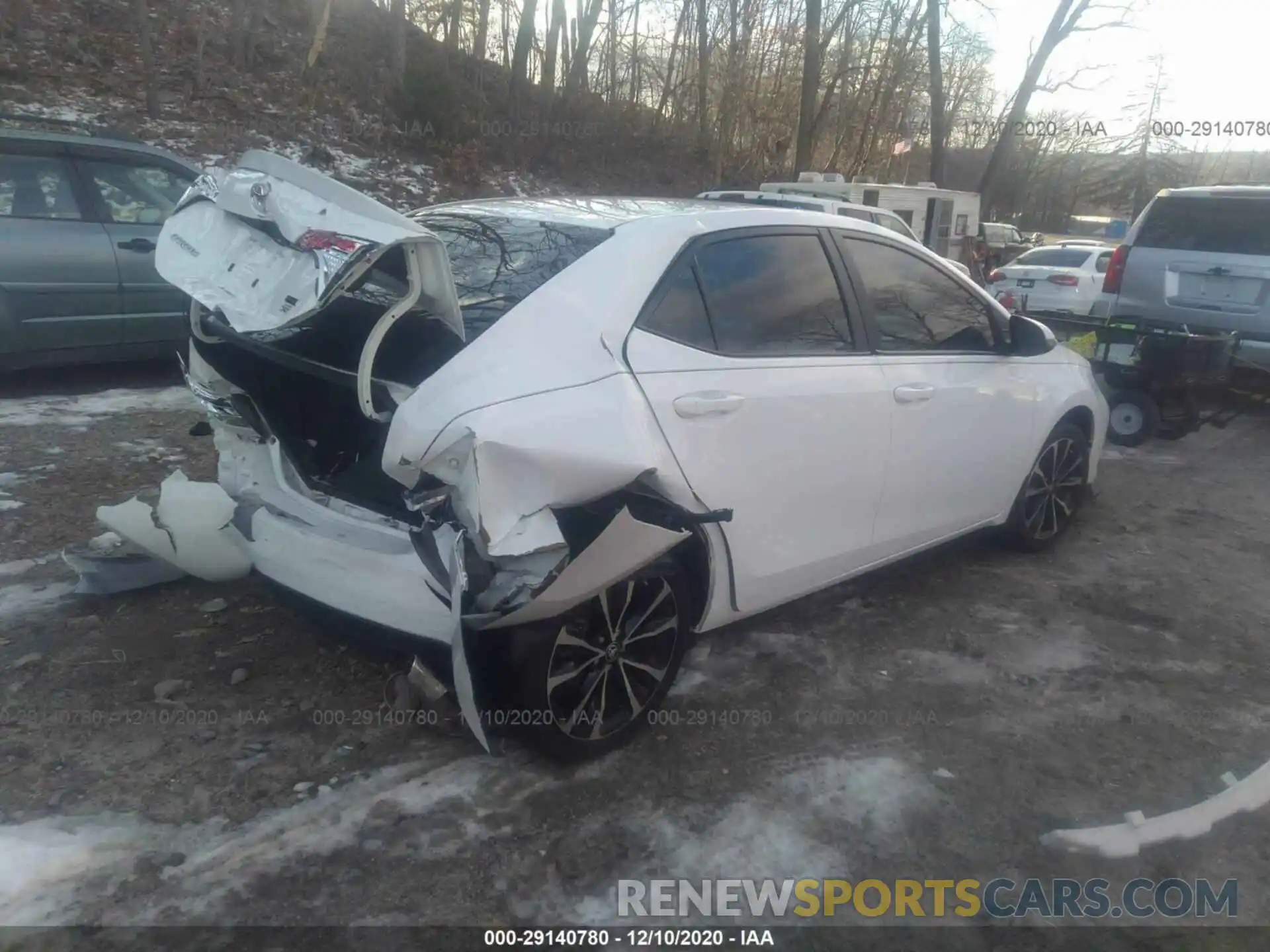 4 Photograph of a damaged car 2T1BURHE9KC152496 TOYOTA COROLLA 2019