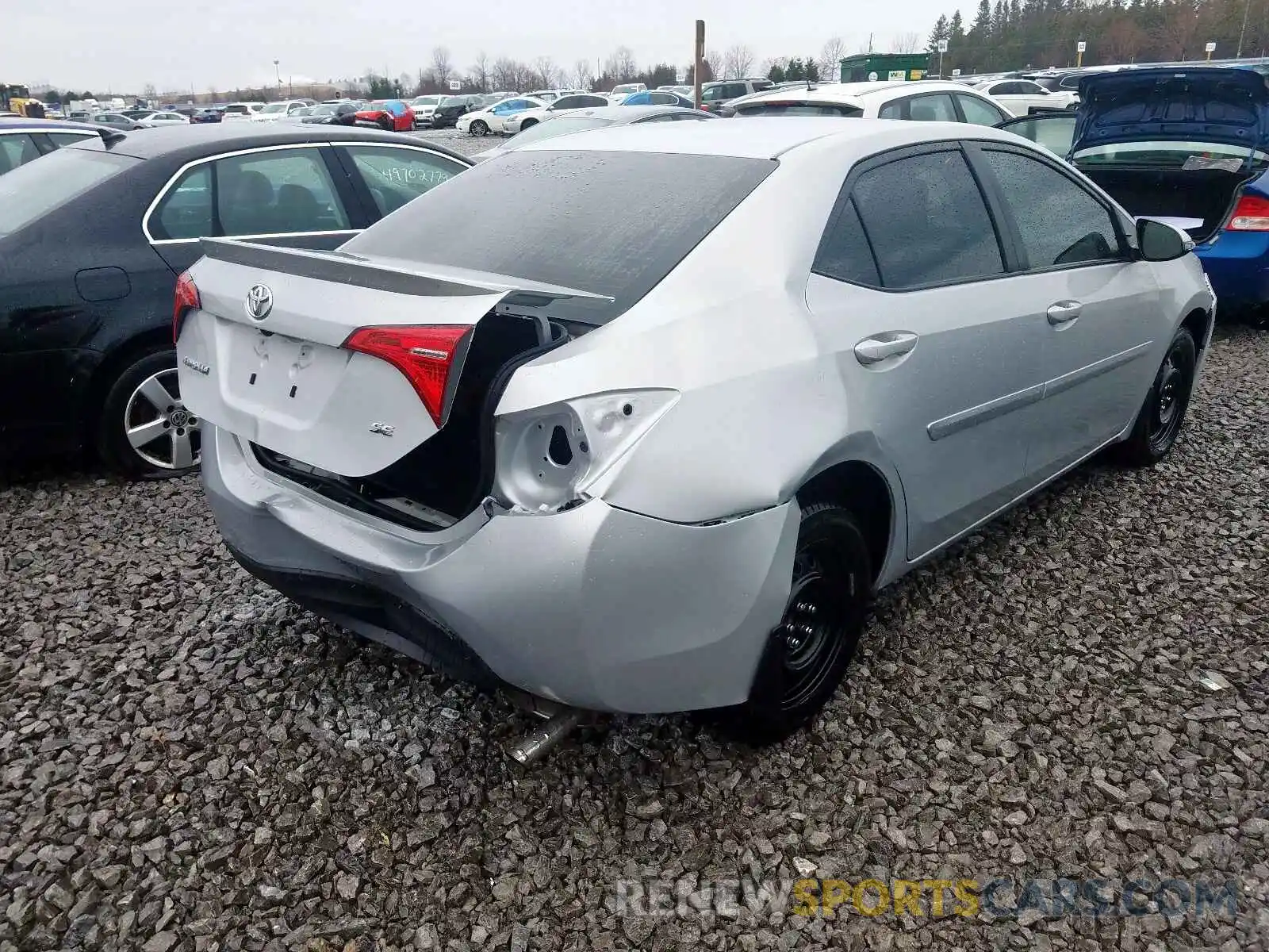 4 Photograph of a damaged car 2T1BURHE9KC152529 TOYOTA COROLLA 2019