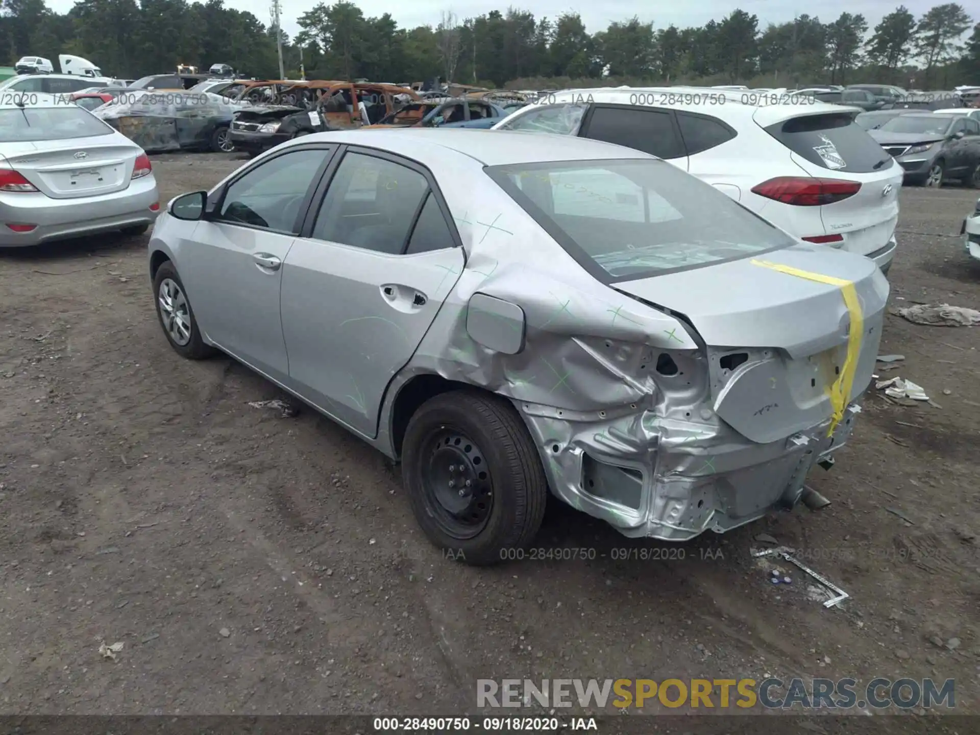 3 Photograph of a damaged car 2T1BURHE9KC152675 TOYOTA COROLLA 2019