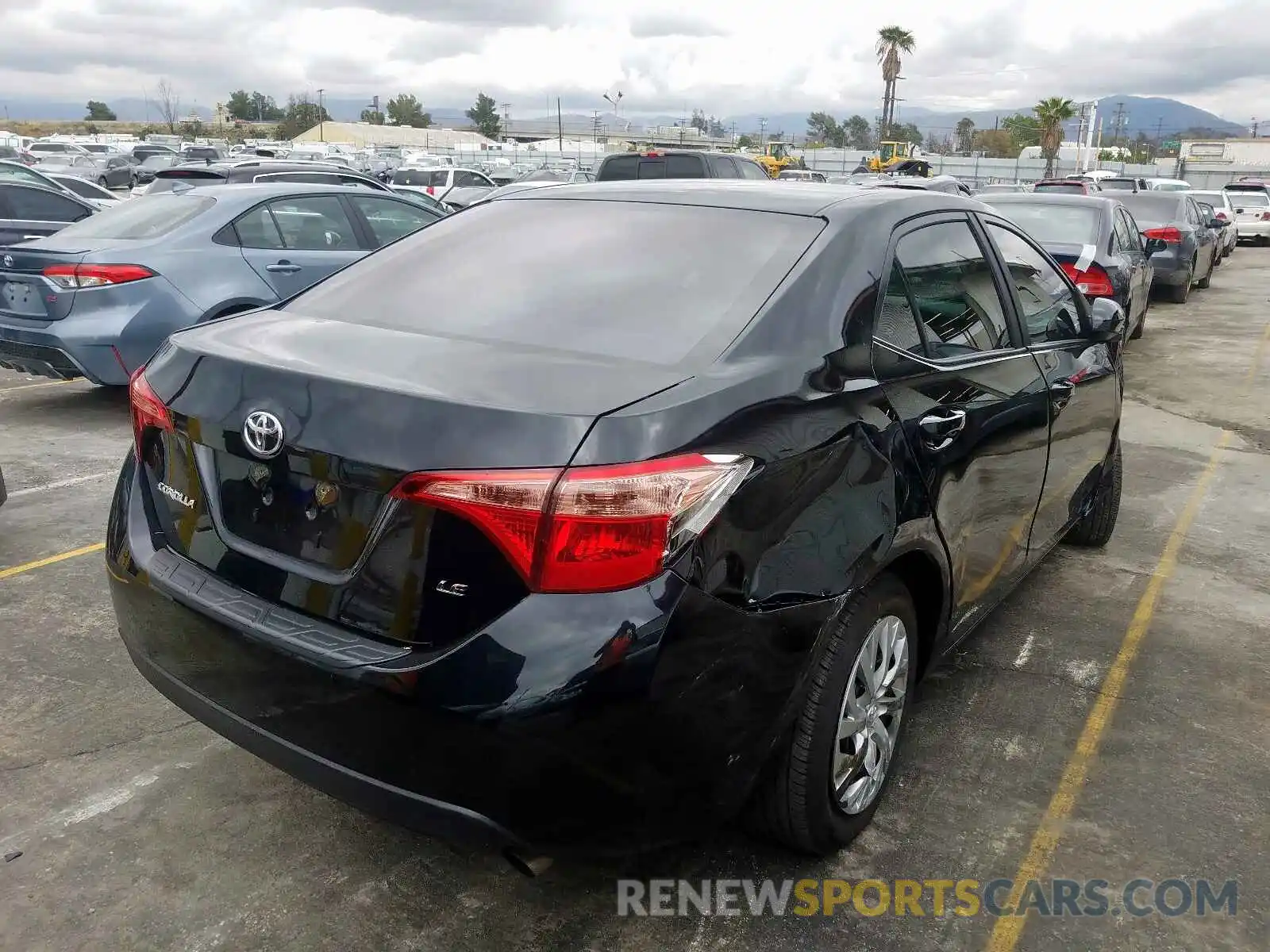 4 Photograph of a damaged car 2T1BURHE9KC152711 TOYOTA COROLLA 2019