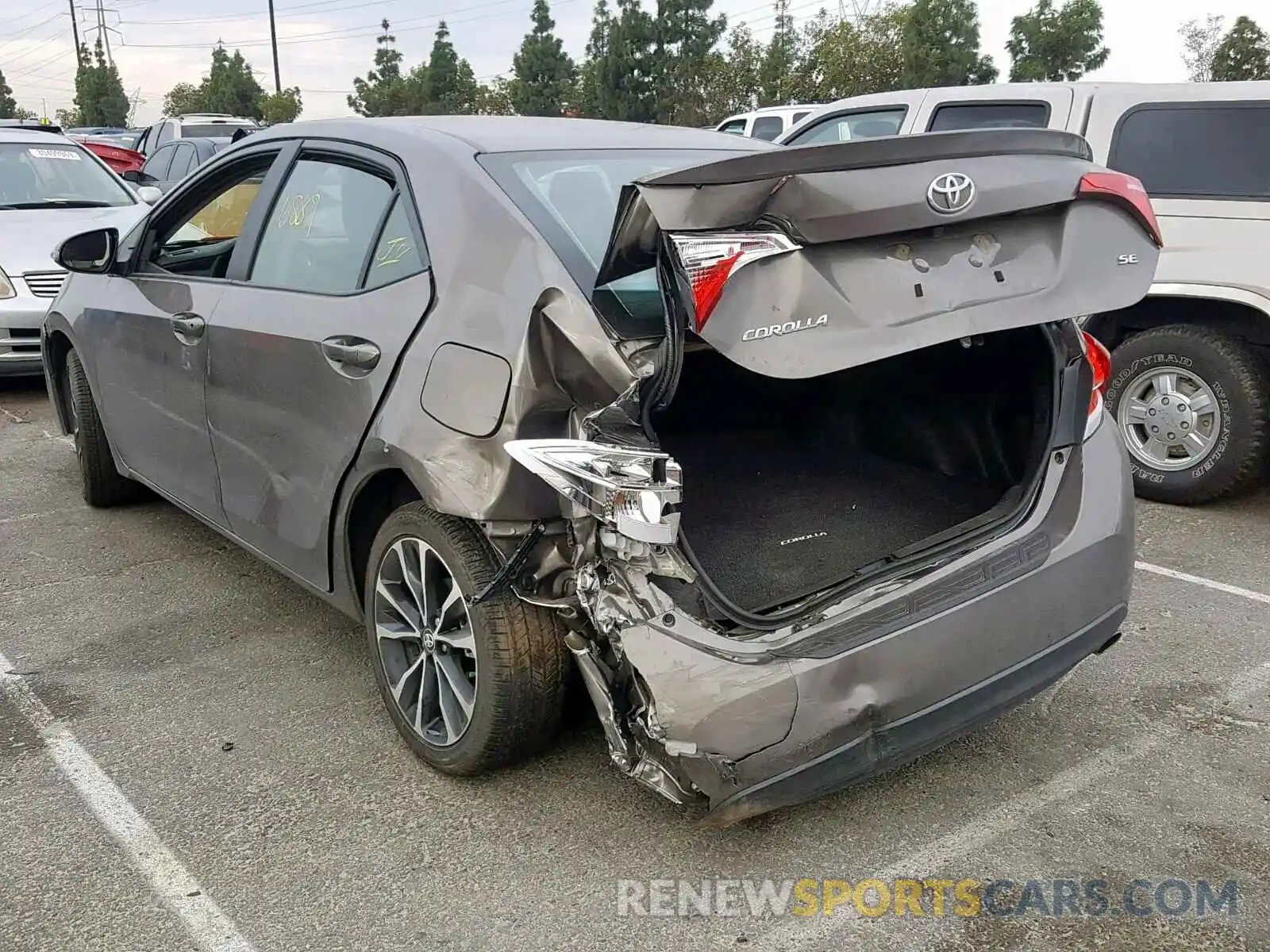 3 Photograph of a damaged car 2T1BURHE9KC153762 TOYOTA COROLLA 2019