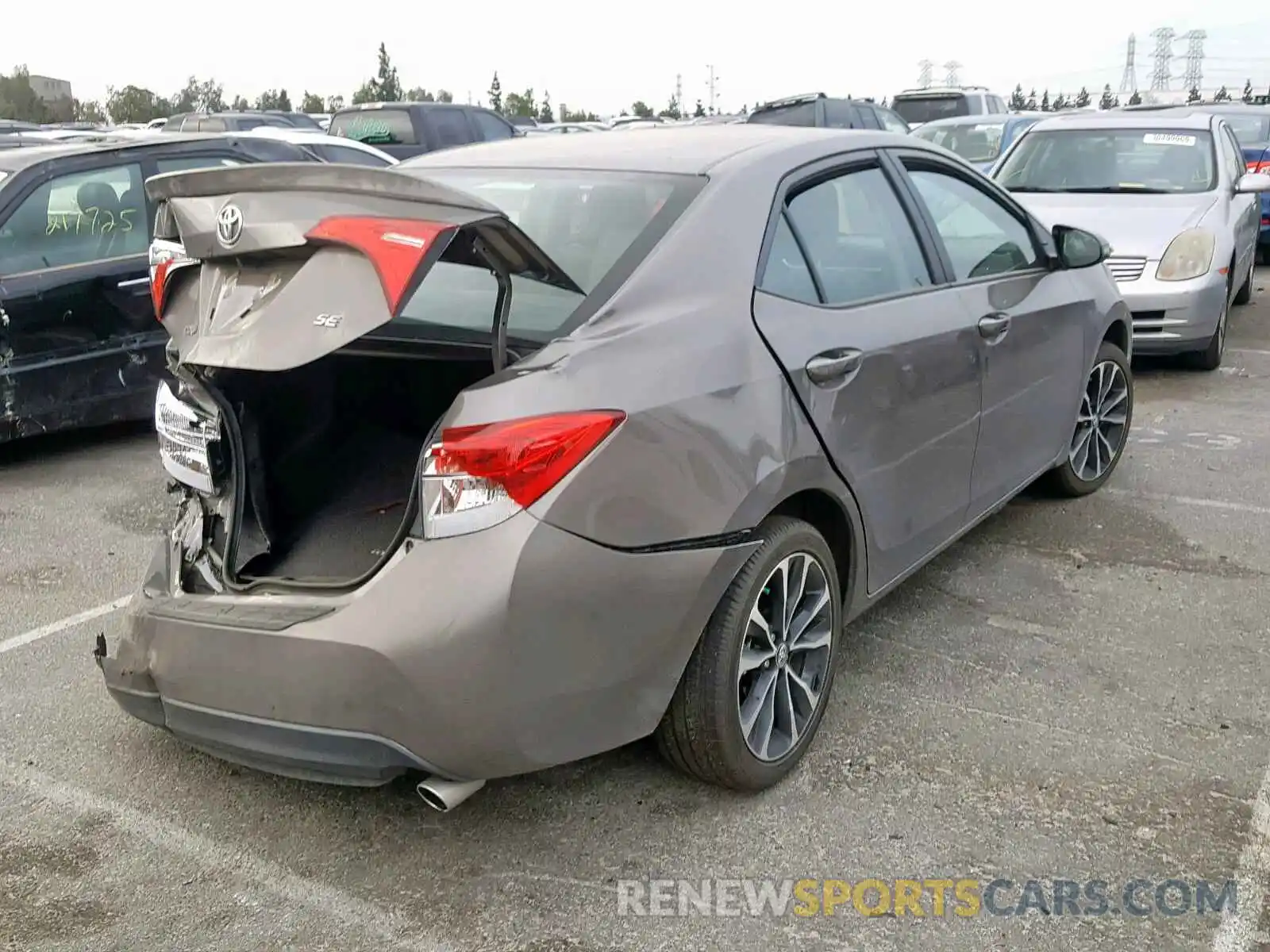 4 Photograph of a damaged car 2T1BURHE9KC153762 TOYOTA COROLLA 2019