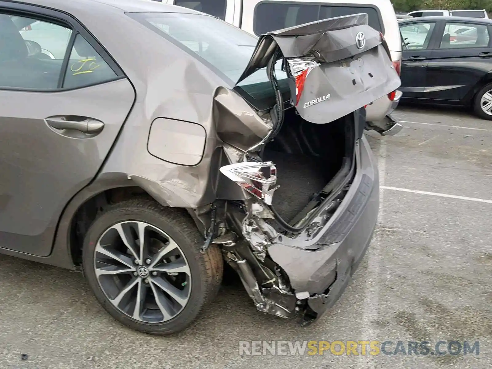 9 Photograph of a damaged car 2T1BURHE9KC153762 TOYOTA COROLLA 2019
