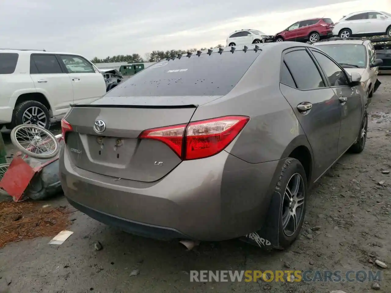 4 Photograph of a damaged car 2T1BURHE9KC153972 TOYOTA COROLLA 2019