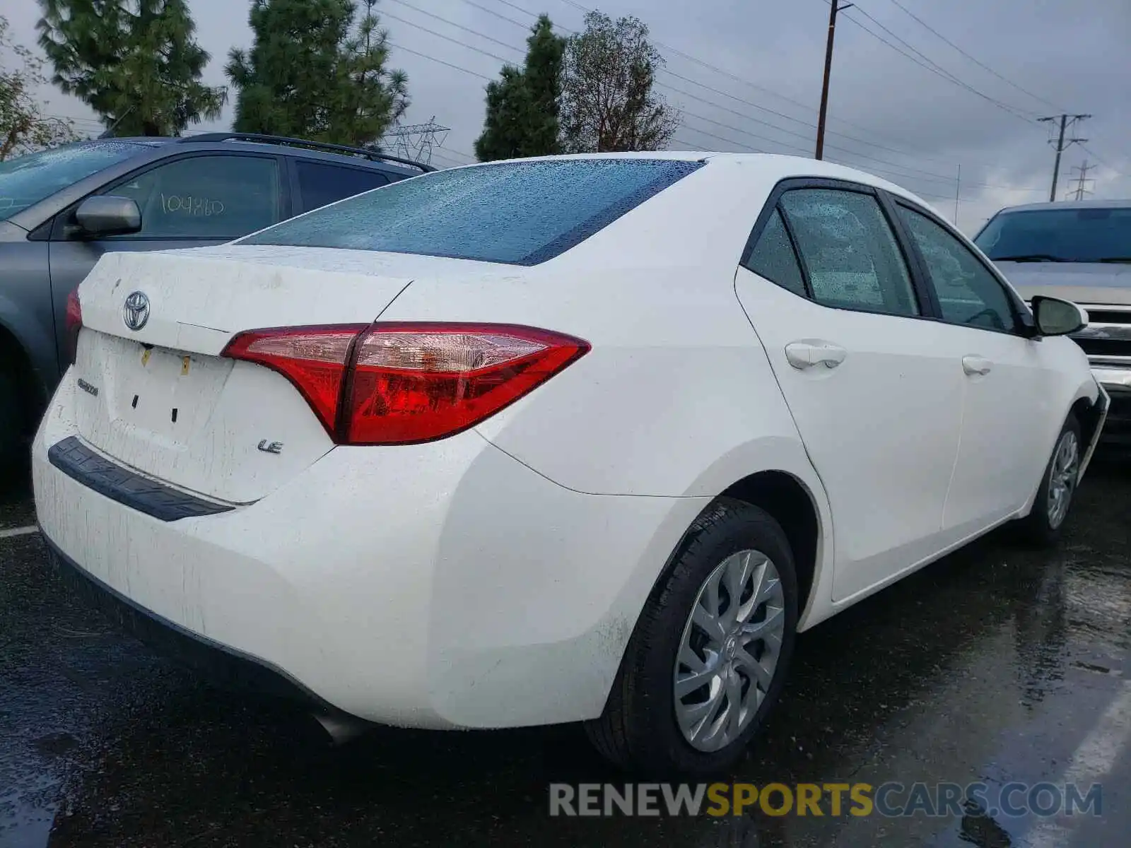 4 Photograph of a damaged car 2T1BURHE9KC154541 TOYOTA COROLLA 2019