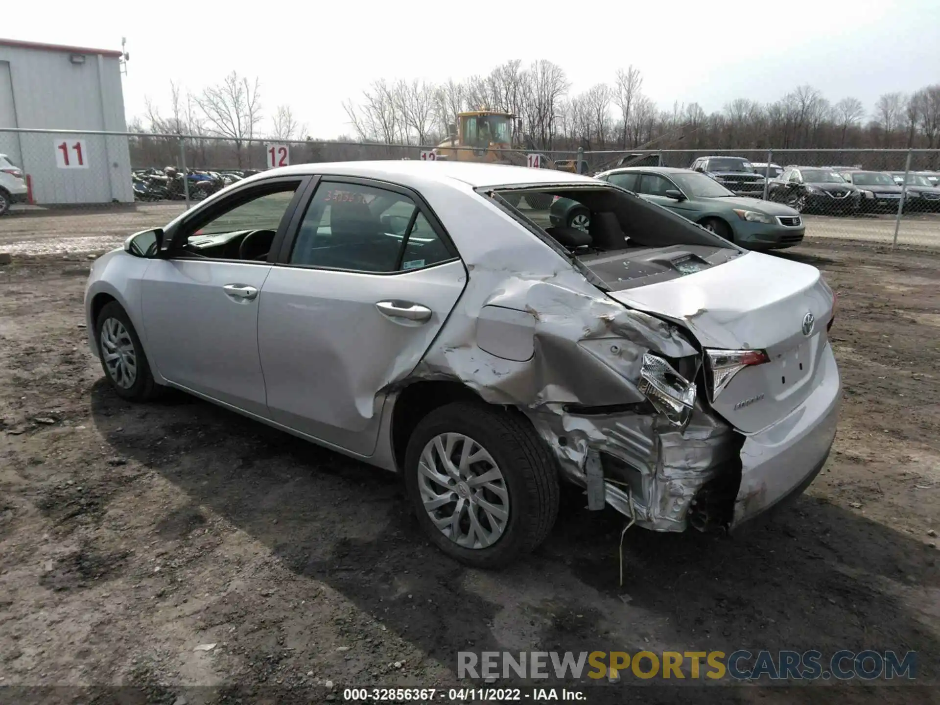 3 Photograph of a damaged car 2T1BURHE9KC154667 TOYOTA COROLLA 2019