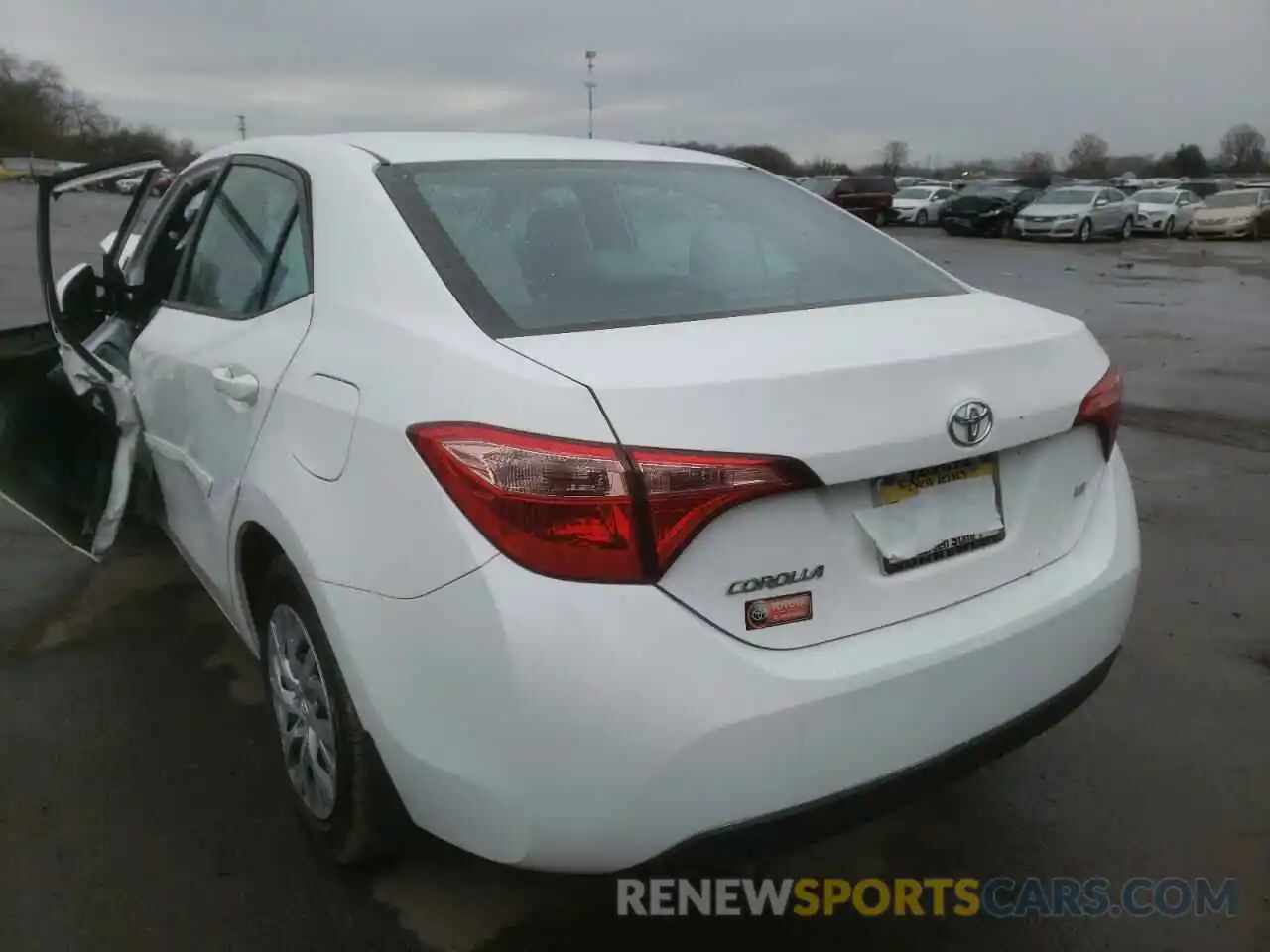 3 Photograph of a damaged car 2T1BURHE9KC155124 TOYOTA COROLLA 2019