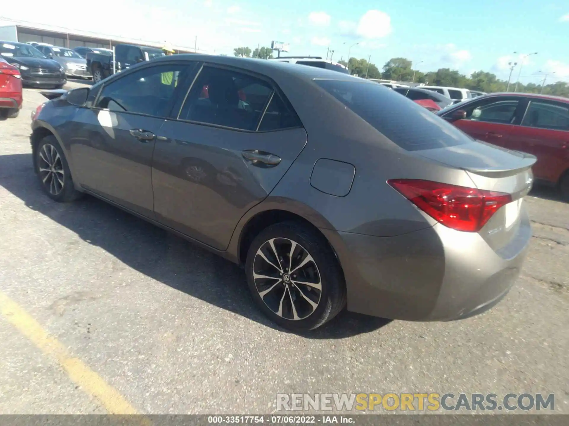 3 Photograph of a damaged car 2T1BURHE9KC155544 TOYOTA COROLLA 2019