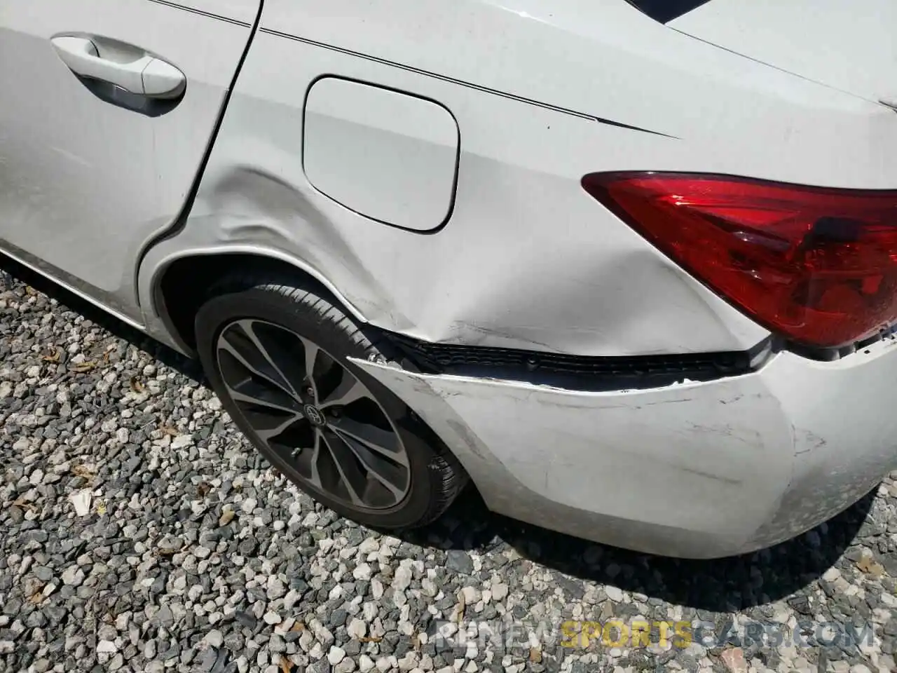 9 Photograph of a damaged car 2T1BURHE9KC155608 TOYOTA COROLLA 2019