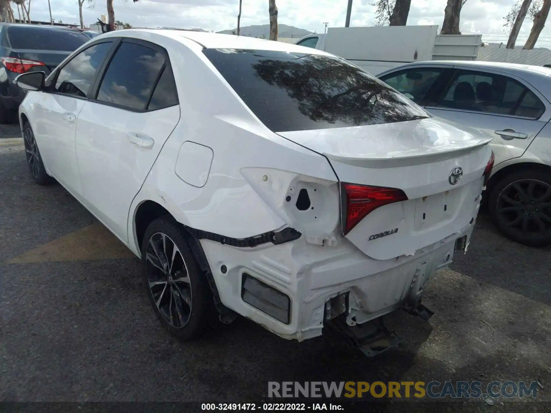 3 Photograph of a damaged car 2T1BURHE9KC155639 TOYOTA COROLLA 2019