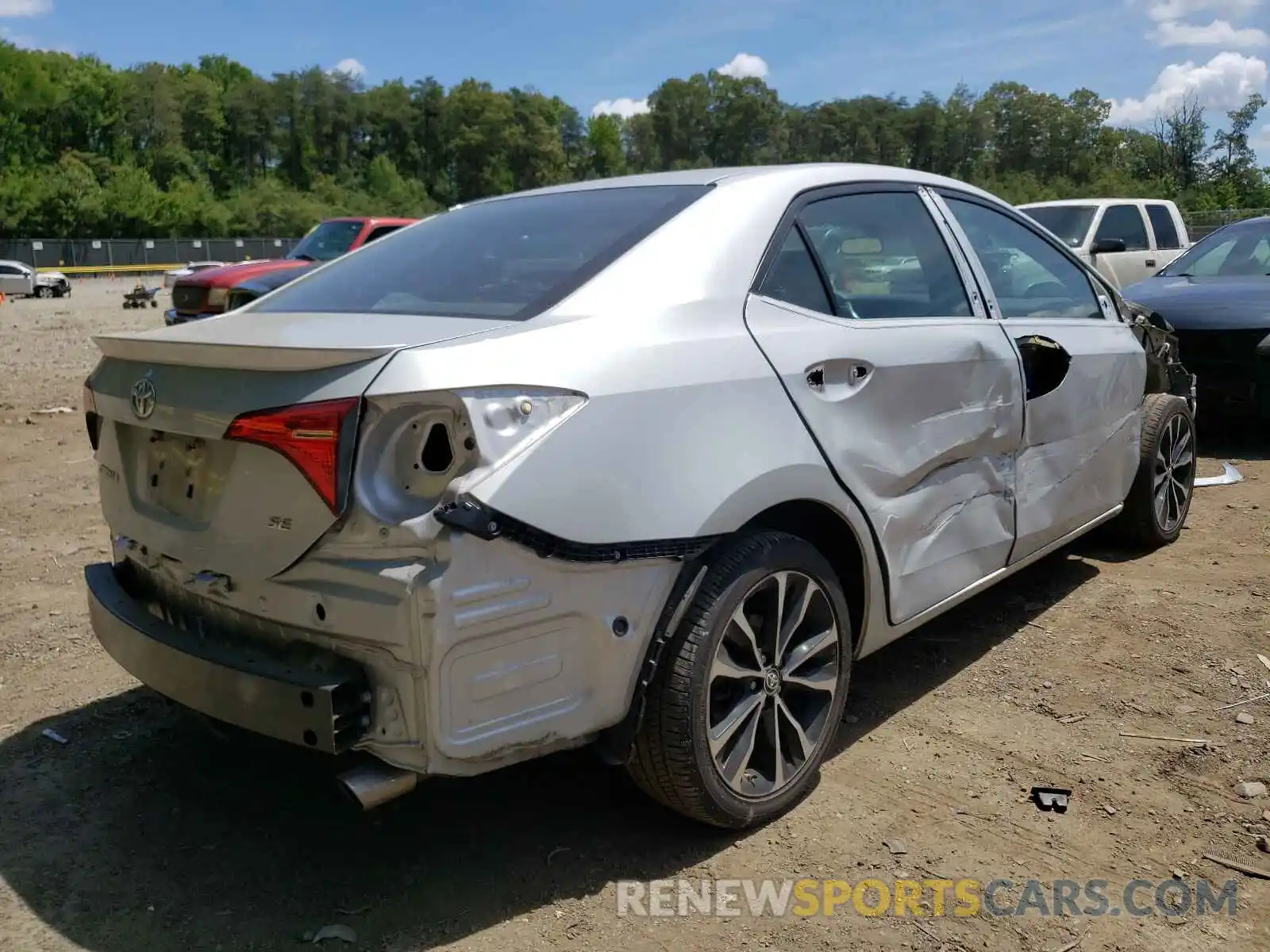 4 Photograph of a damaged car 2T1BURHE9KC155852 TOYOTA COROLLA 2019