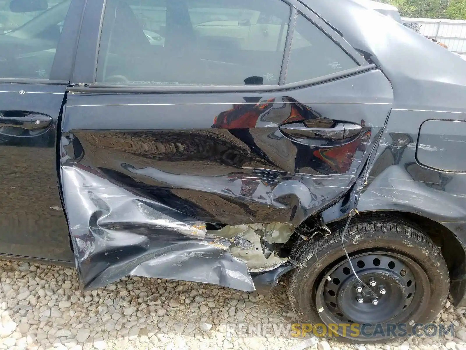 9 Photograph of a damaged car 2T1BURHE9KC156841 TOYOTA COROLLA 2019