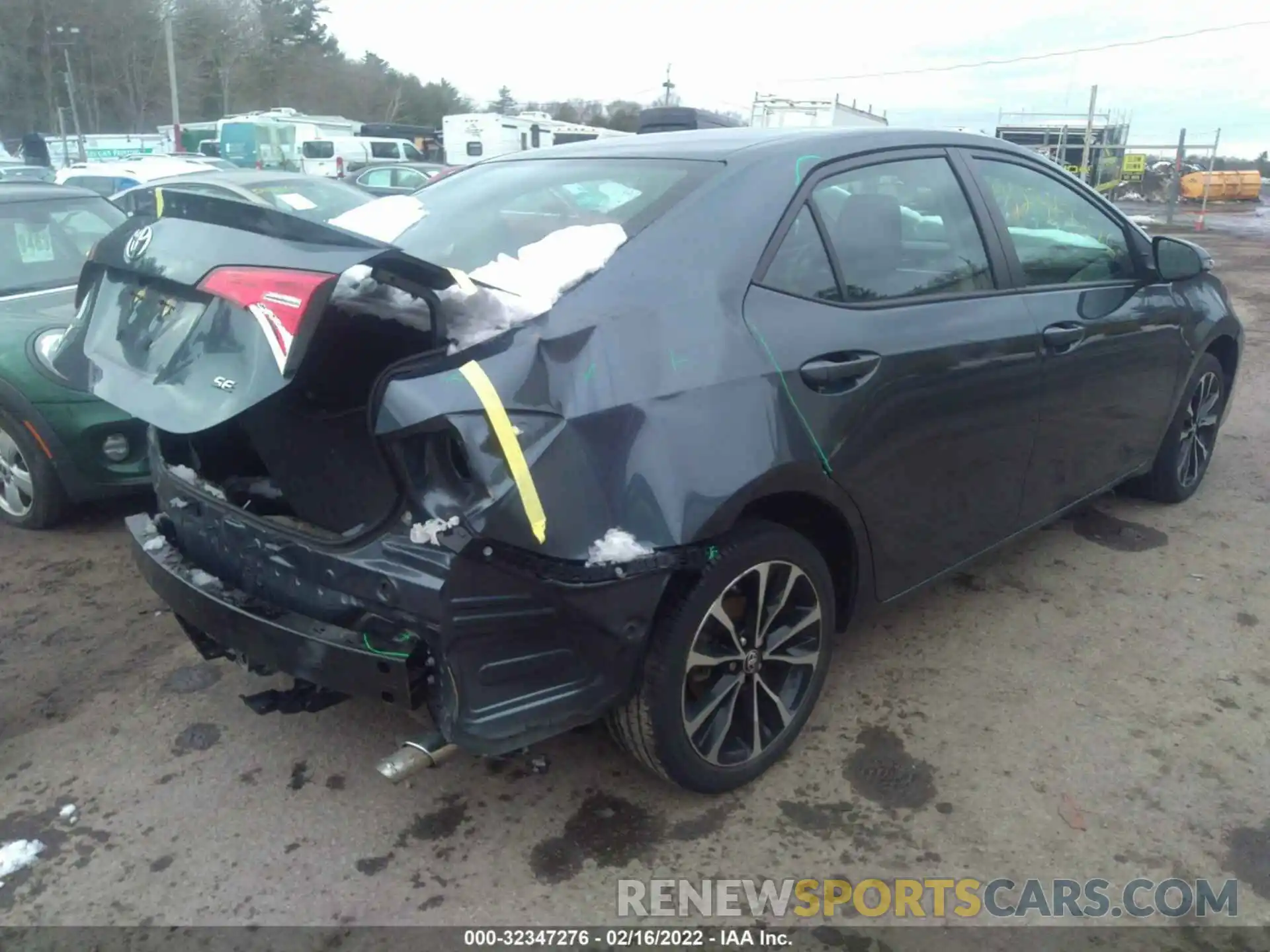 4 Photograph of a damaged car 2T1BURHE9KC157374 TOYOTA COROLLA 2019