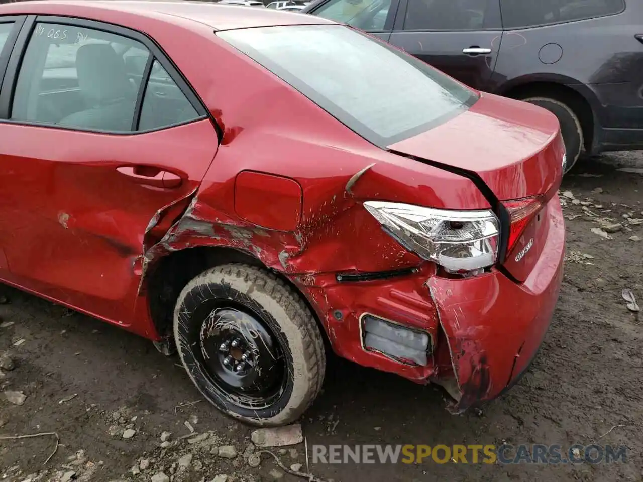 9 Photograph of a damaged car 2T1BURHE9KC158203 TOYOTA COROLLA 2019