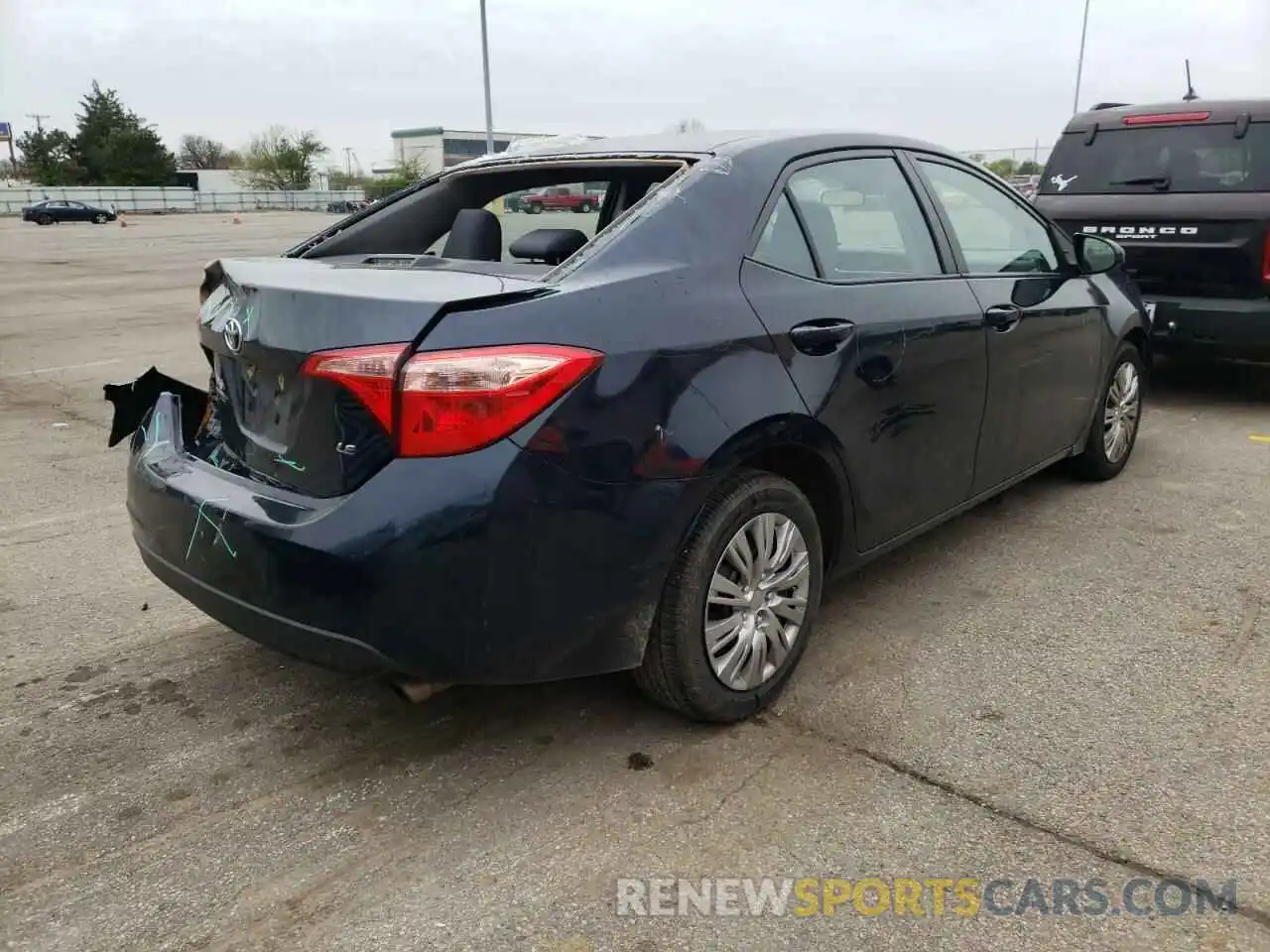 4 Photograph of a damaged car 2T1BURHE9KC158489 TOYOTA COROLLA 2019