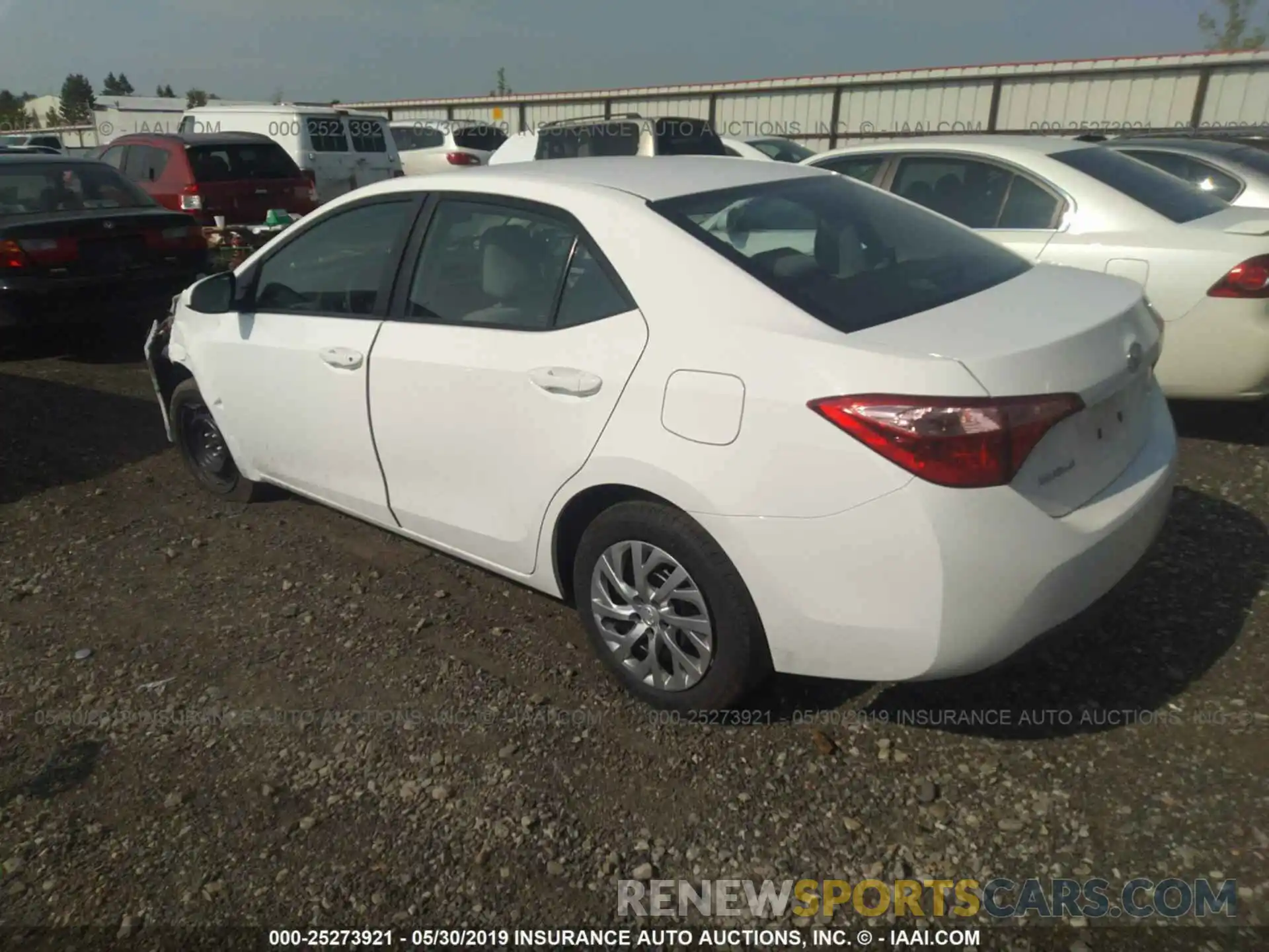 3 Photograph of a damaged car 2T1BURHE9KC158573 TOYOTA COROLLA 2019