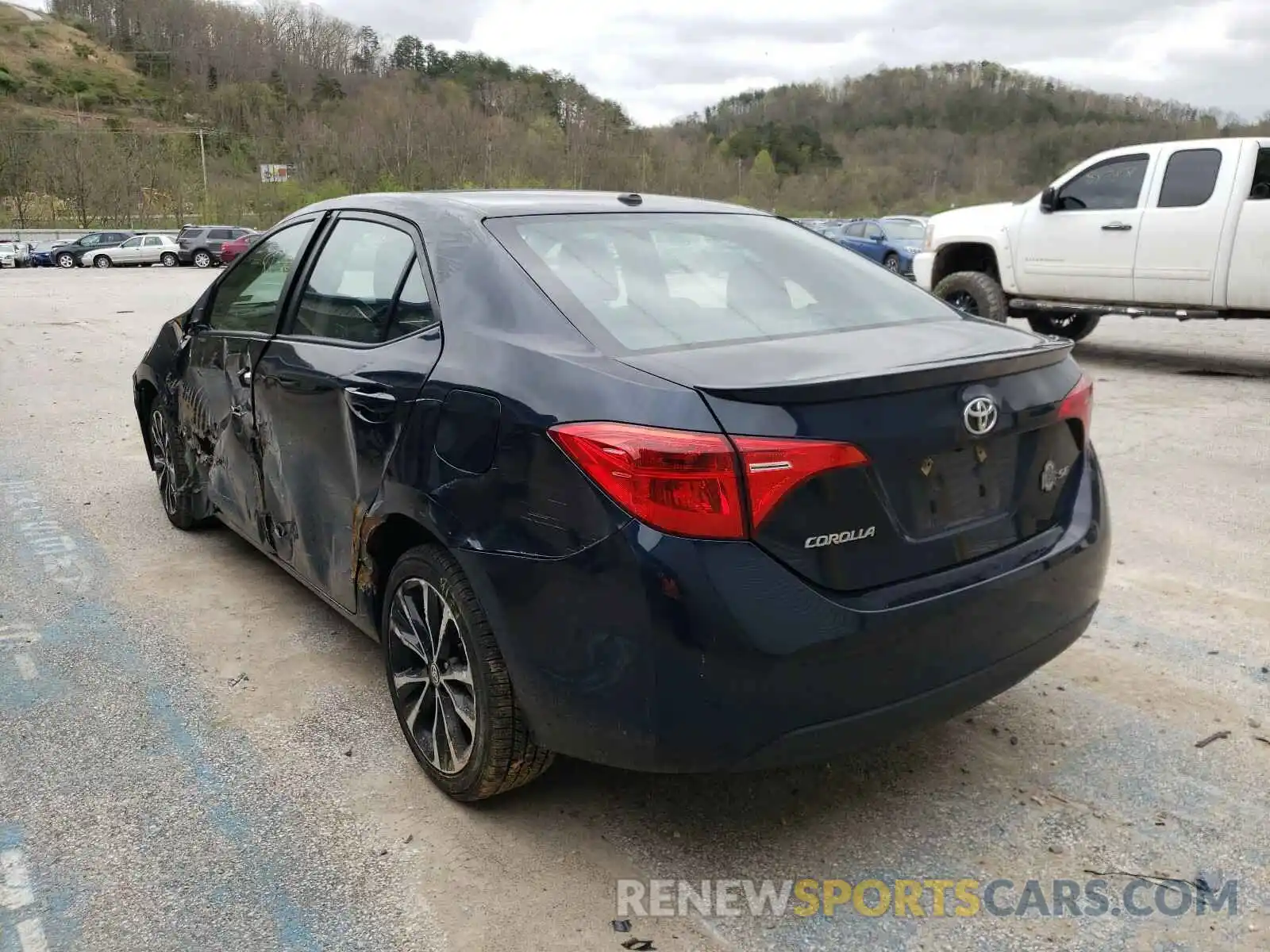 3 Photograph of a damaged car 2T1BURHE9KC158816 TOYOTA COROLLA 2019