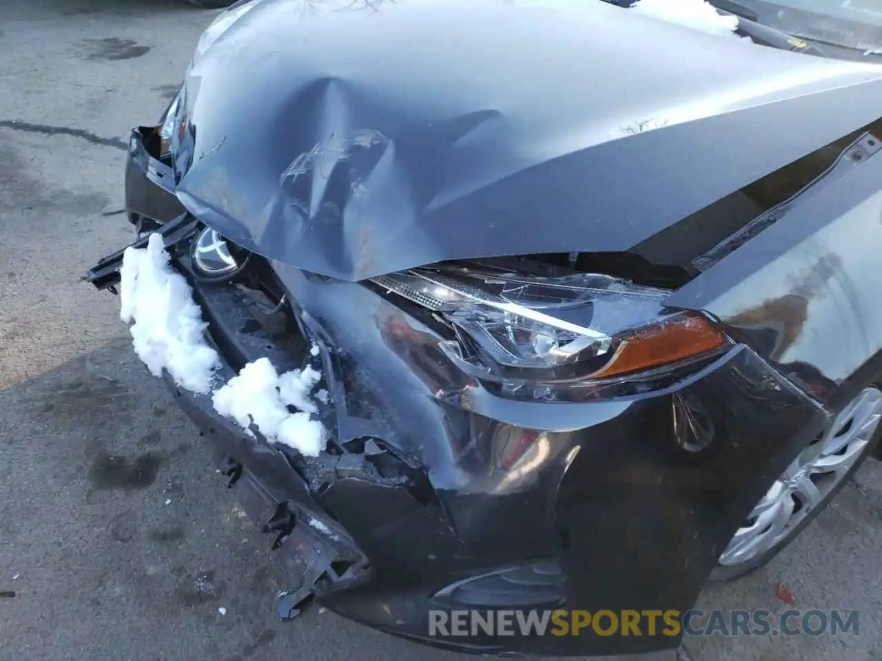 9 Photograph of a damaged car 2T1BURHE9KC158864 TOYOTA COROLLA 2019