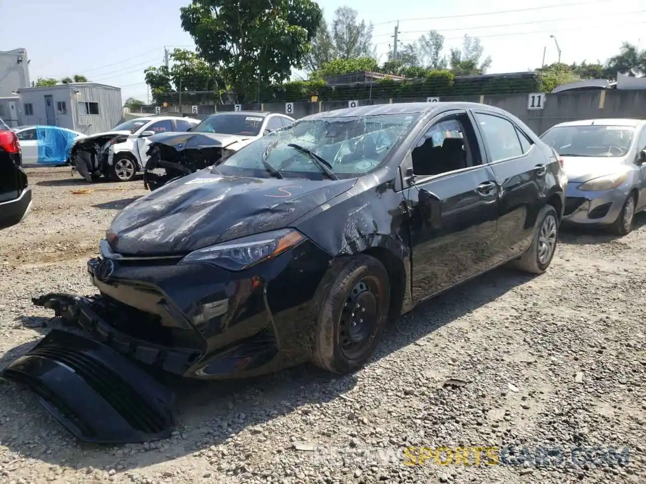 2 Фотография поврежденного автомобиля 2T1BURHE9KC162932 TOYOTA COROLLA 2019